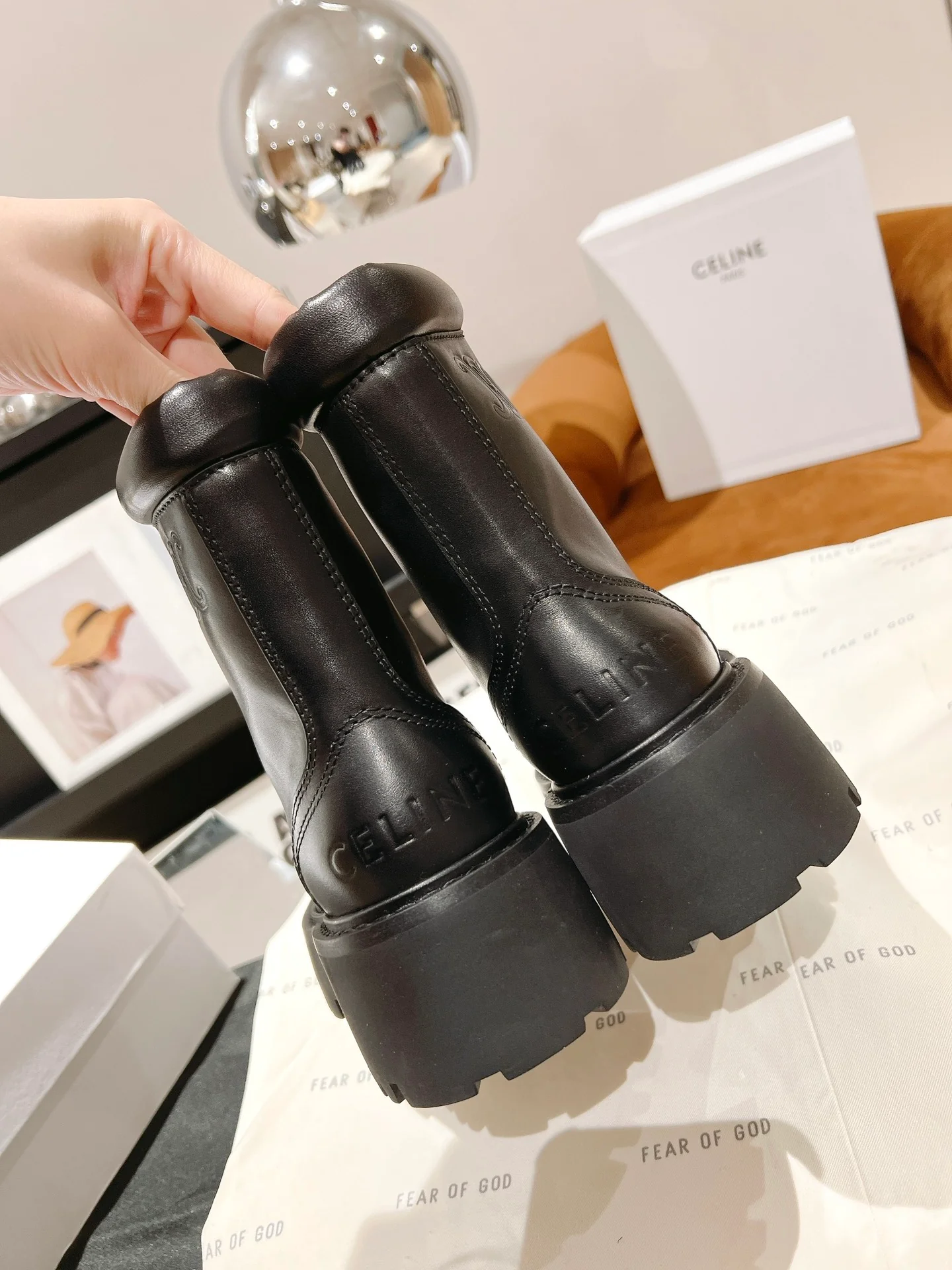 Ботильоны Celine в британском стиле - 1