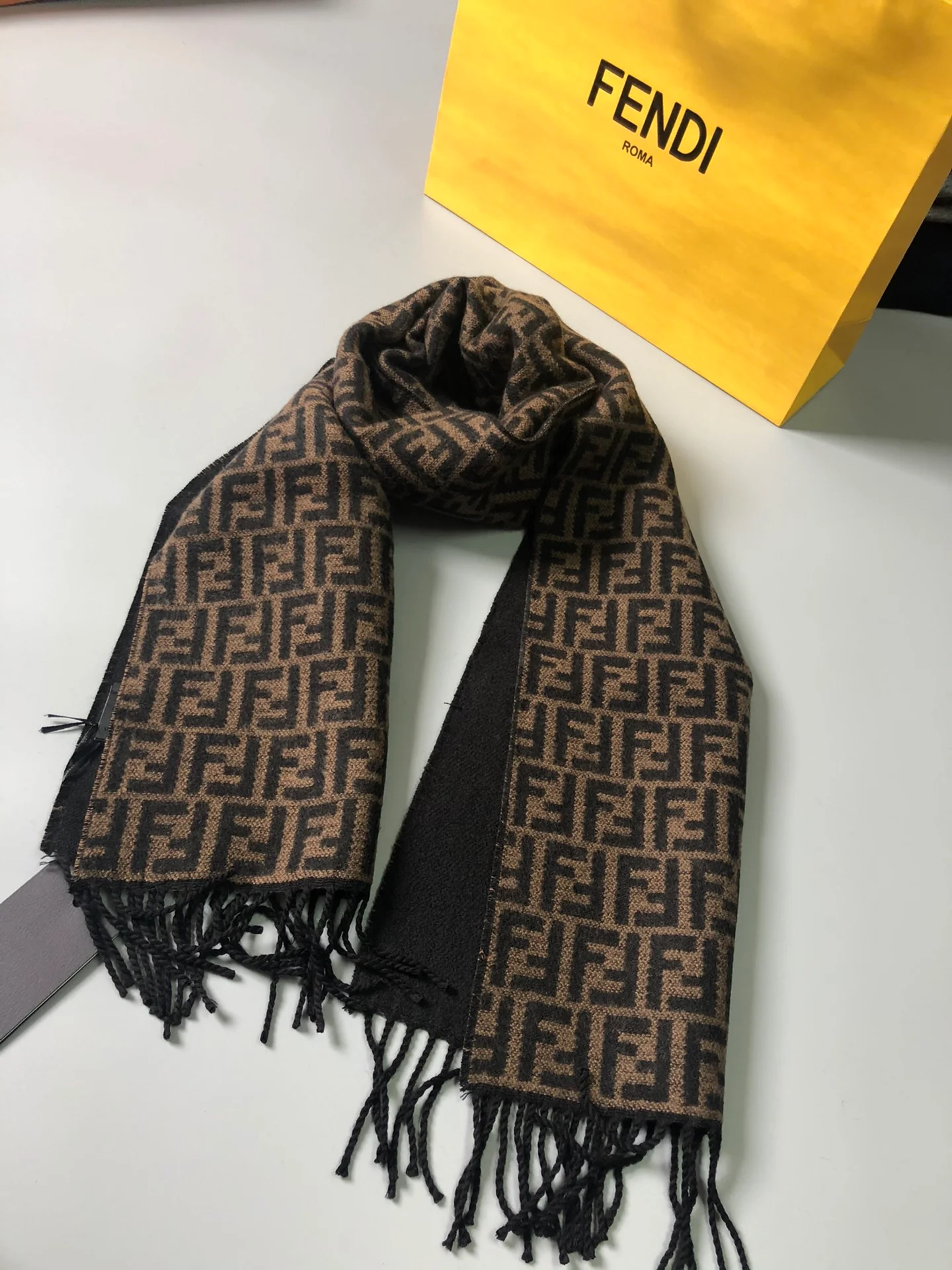 Шарф Fendi с маленьким логотипом и монограммой - Размер 30 - 180 см - 100% шерсть