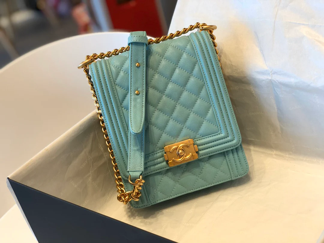 Chanel-boy-19-16-5cm-5