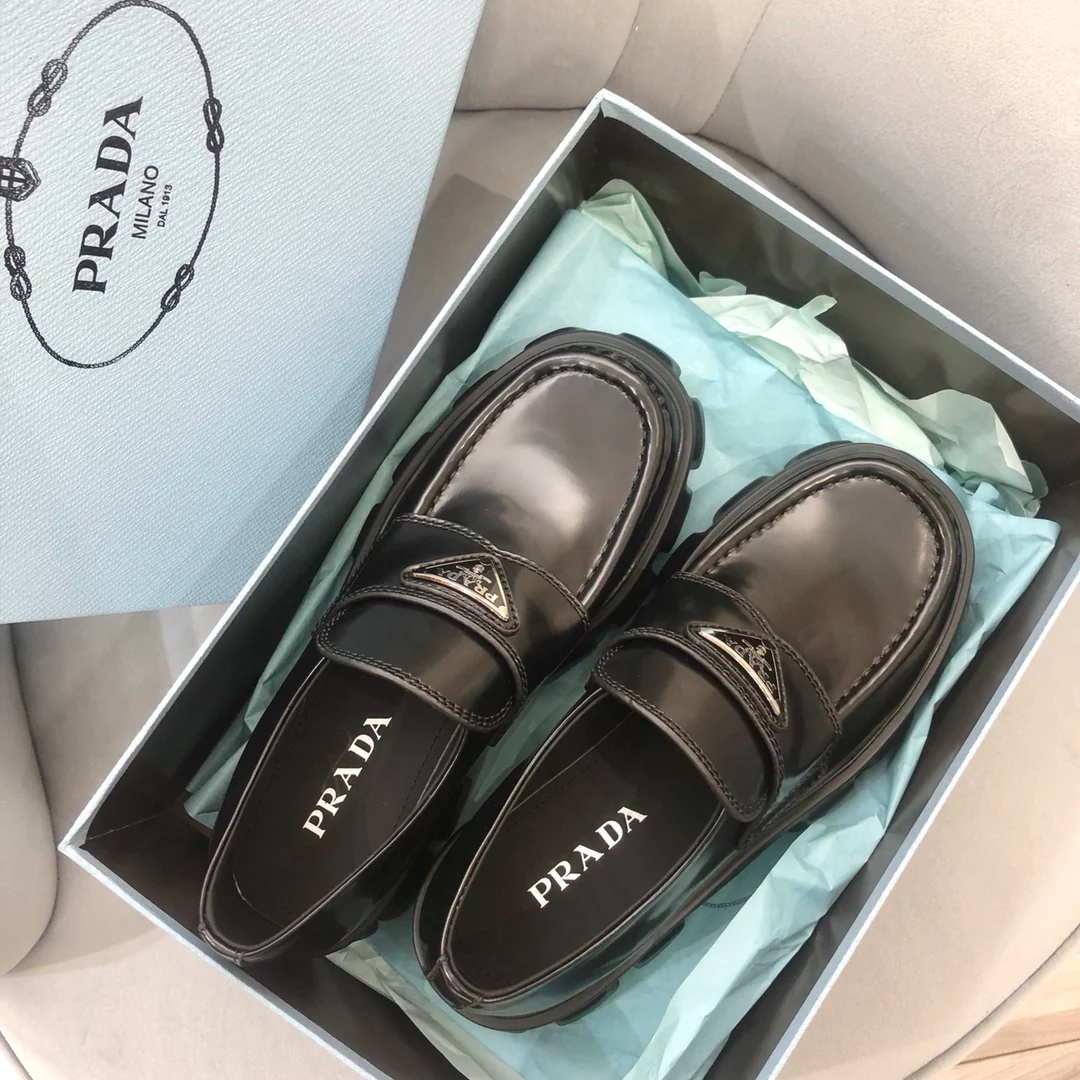 Обувь Prada - Prada Monolith - классические лоферы с квадратным носком