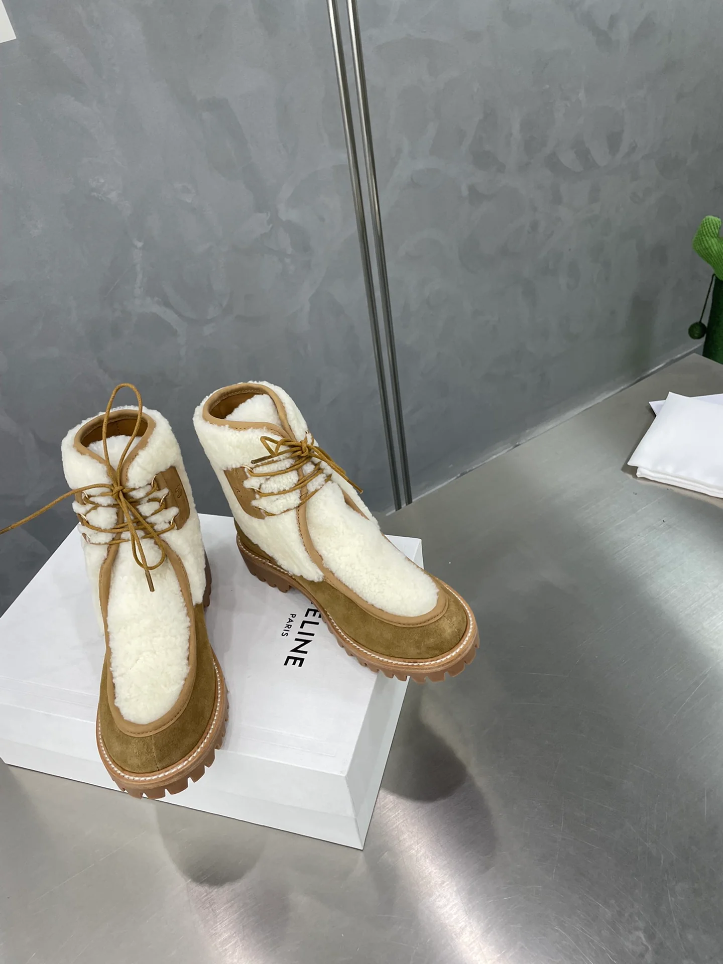 Celine - Сапоги для верховой езды из овчины - Модель унисекс