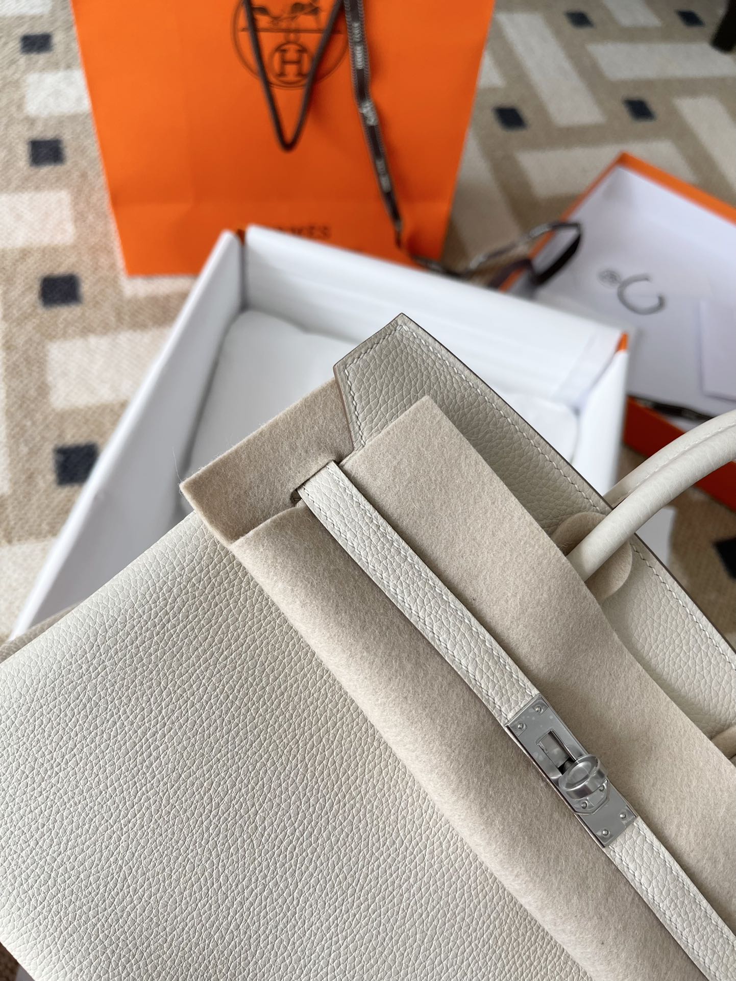 Сумка Hermes Birkin 25 Togo Milkshake White с серебряной пряжкой