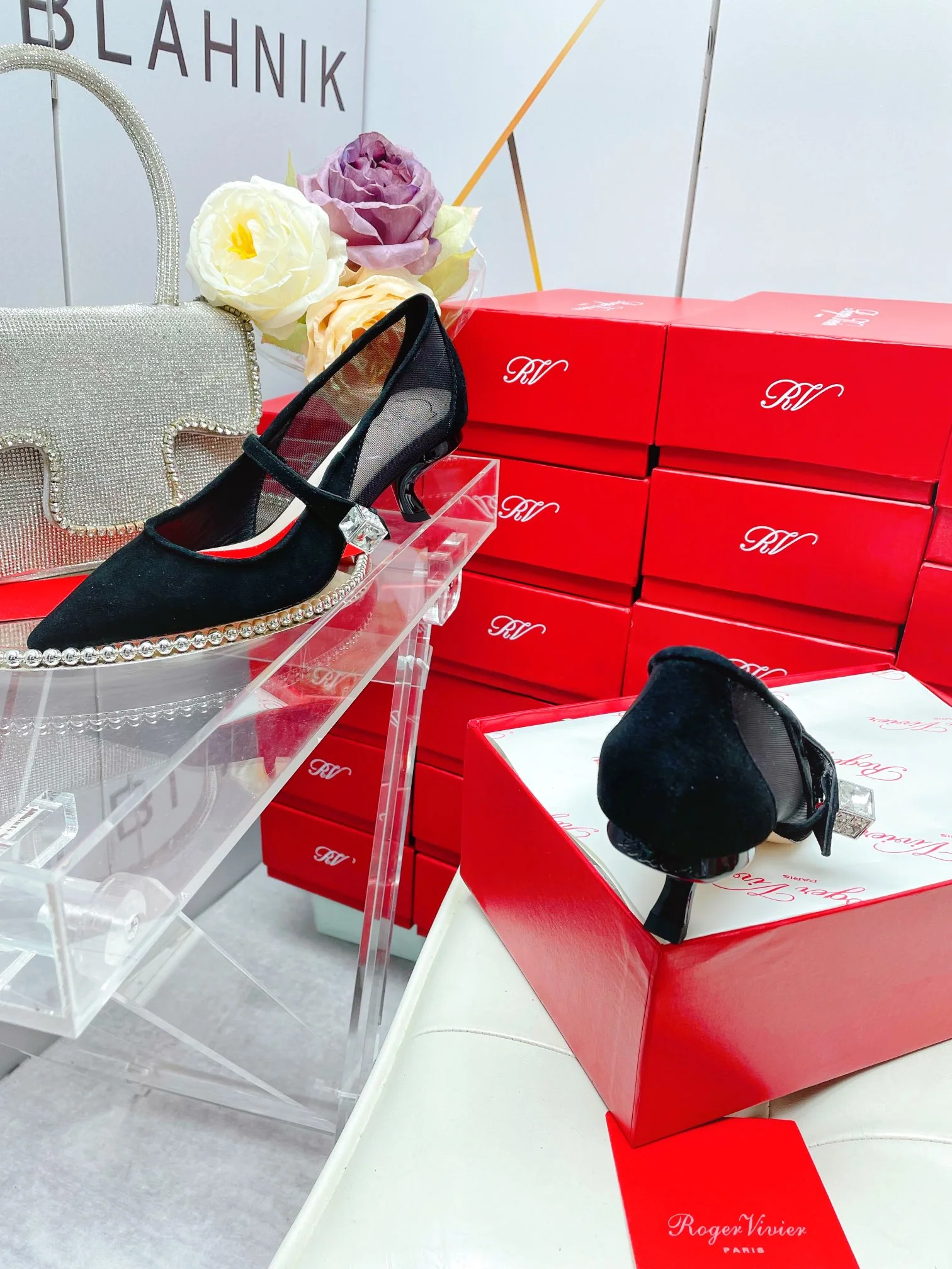 Обувь RV Shoes - Новинка ранней весны 2023 года - Туфли на каблуке ?Мэри Джейн? с острым носком - Черные