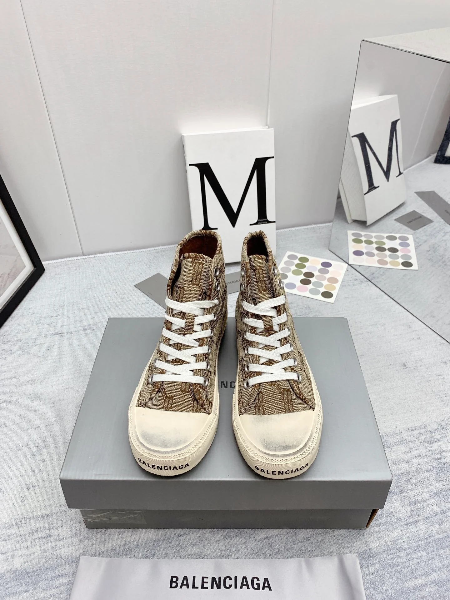 Новинка сезона осень/зима 2022 от Balenciaga - Парижские парусиновые туфли - Унисекс - Цвет хаки