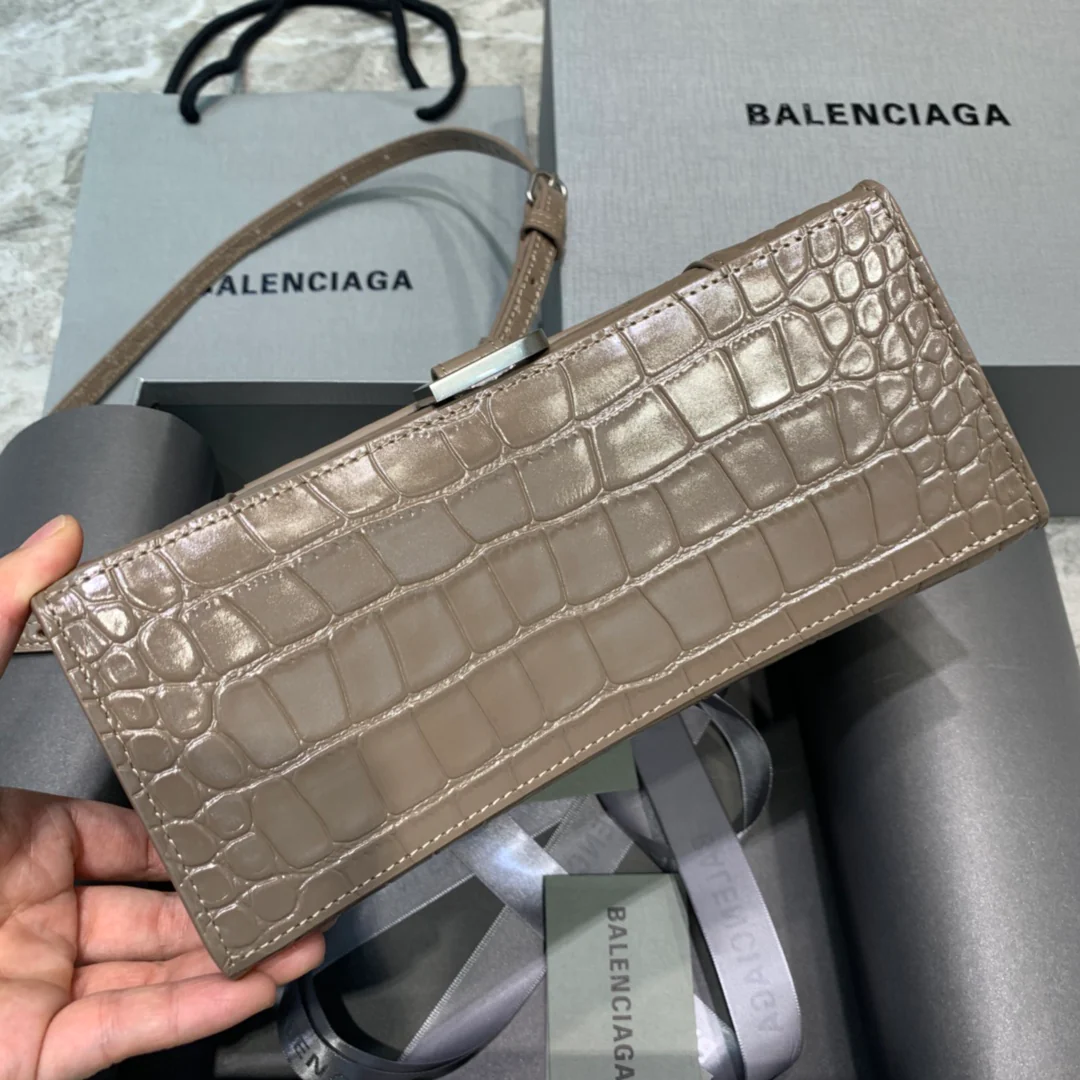 Balenciaga - Сумка ?Песочные часы? - Крокодиловый узор ?Молочный чай?