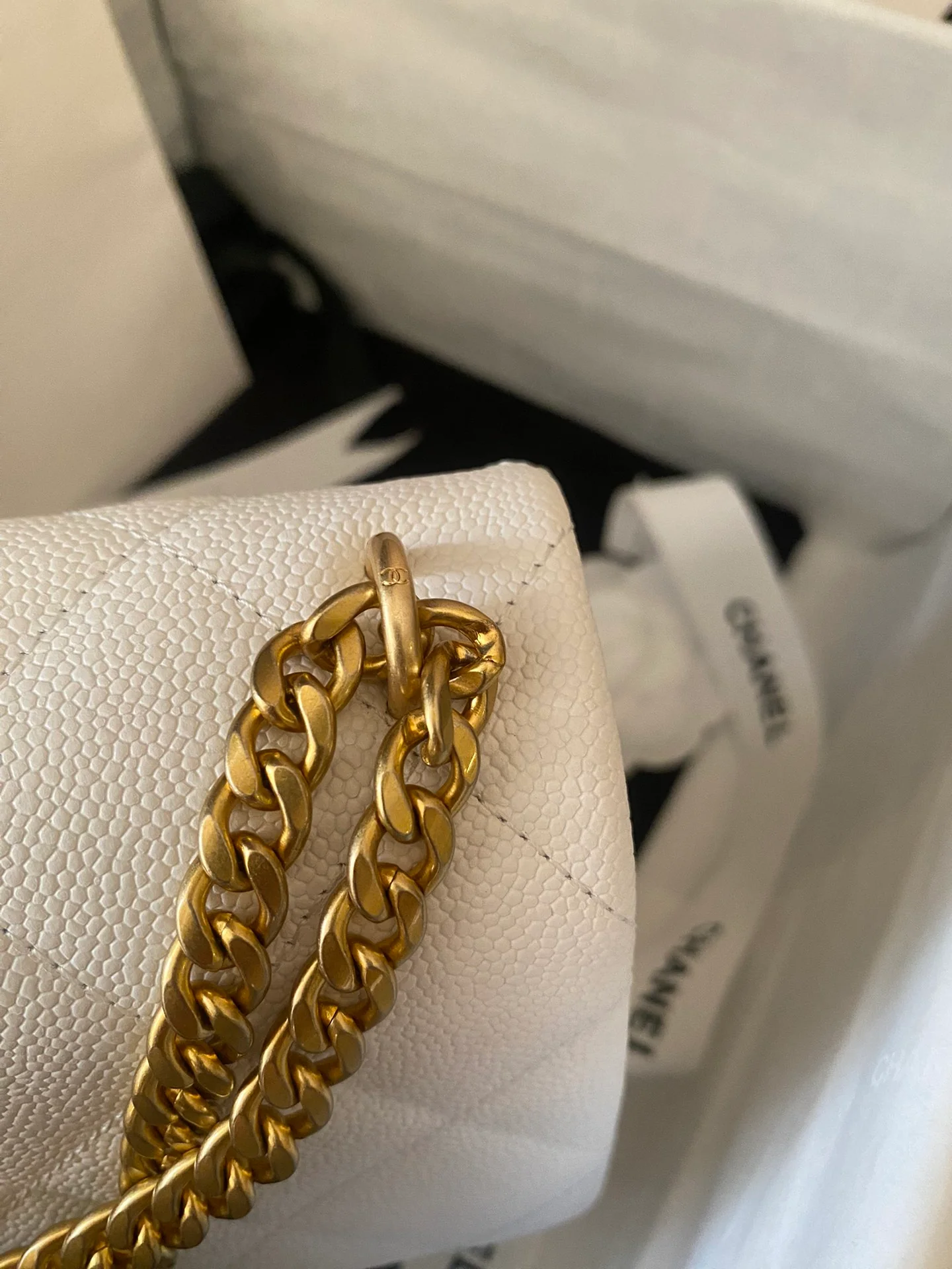 Новинка Chanel Весна/Лето 2023 - Квадратные часы 