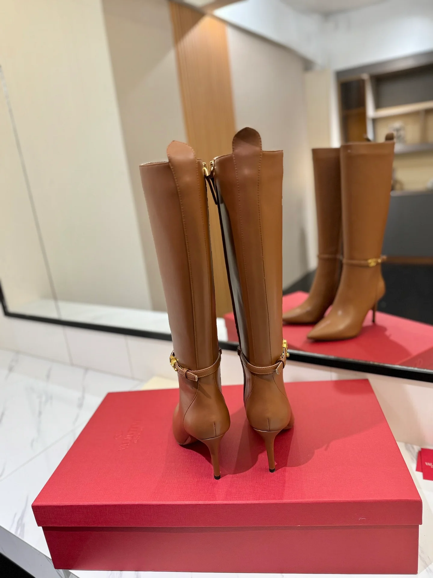 Сапоги для верховой езды на высоком каблуке Valentino 2024 года - Кофейно-коричневый