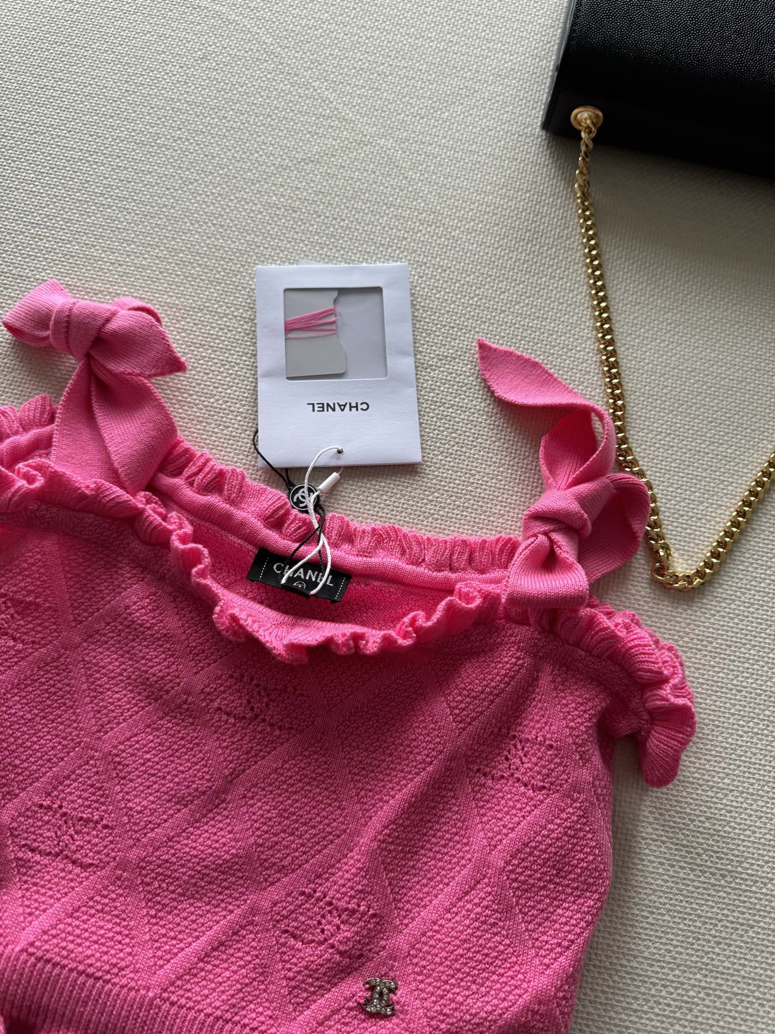 В стиле Chanel - 2403-24 Новая вязаная короткая майка-топ ранней весны - розовая