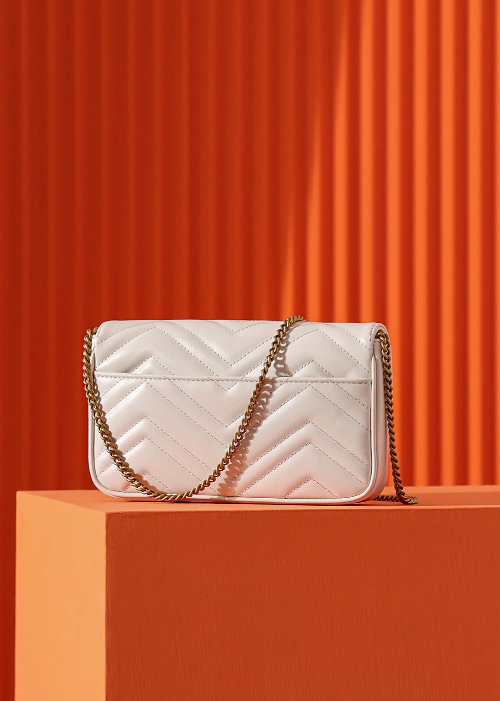 Сумка через плечо Gucci Marmont на цепочке - белая