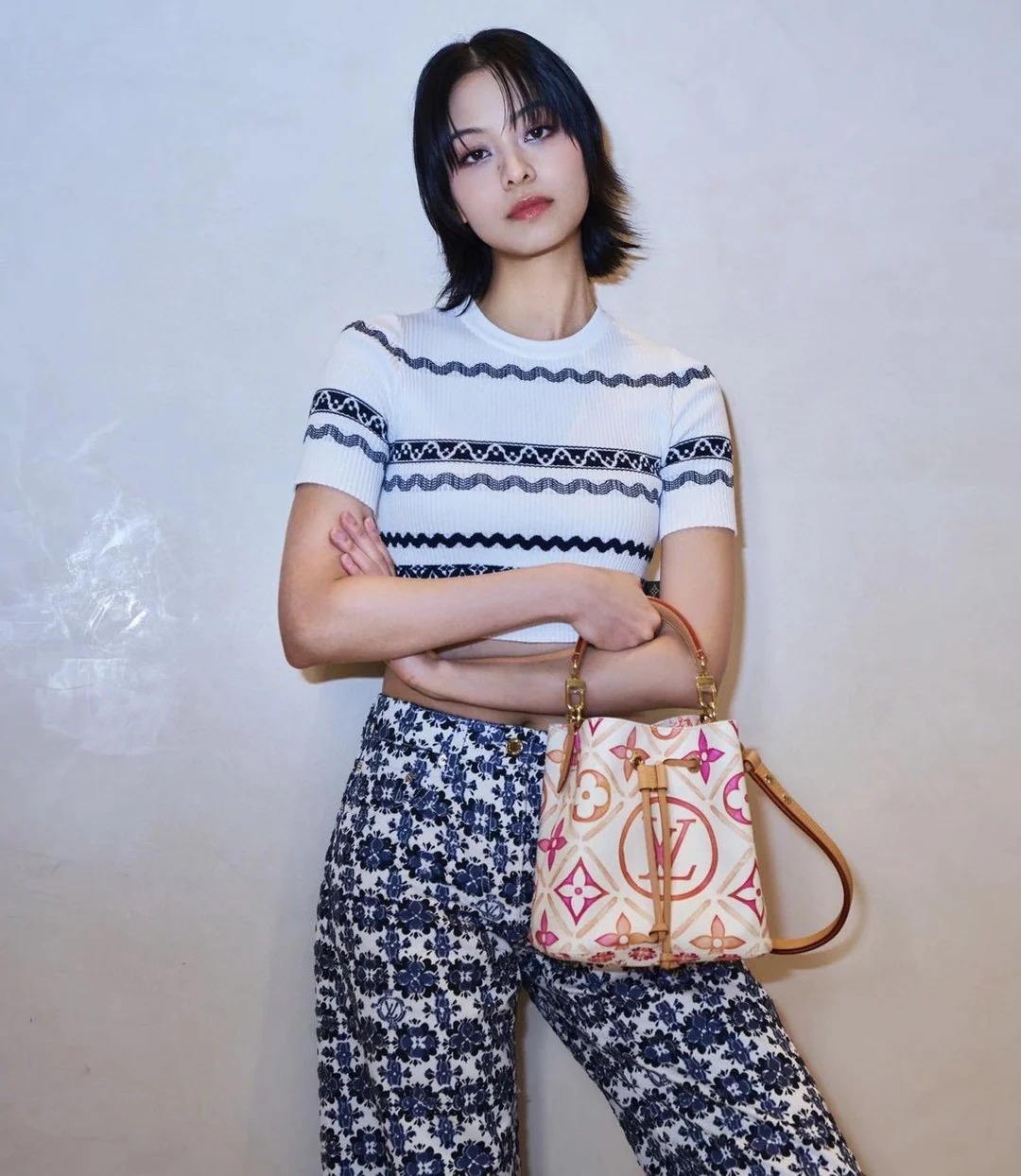 m25315-LV-Маленькая сумка-ведро с принтом фуксии