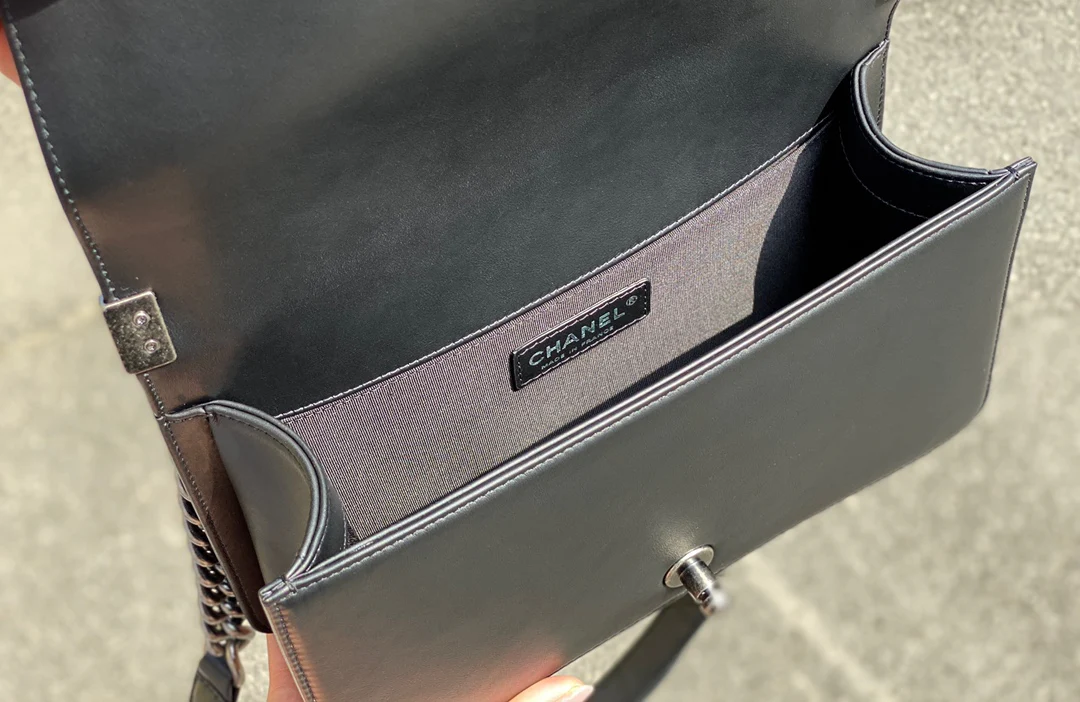 Chanel-boy-25cm-19