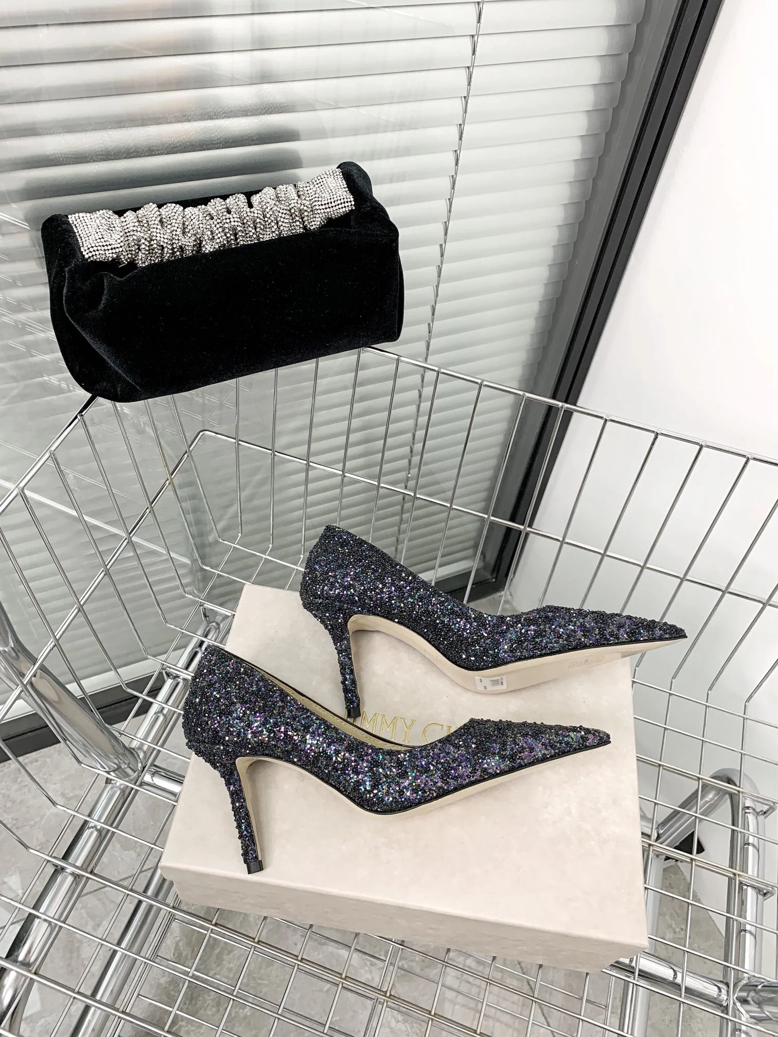 Новые поступления коллекции Jimmy весна/лето 2022 - Туфли на высоком каблуке с пайетками - 3