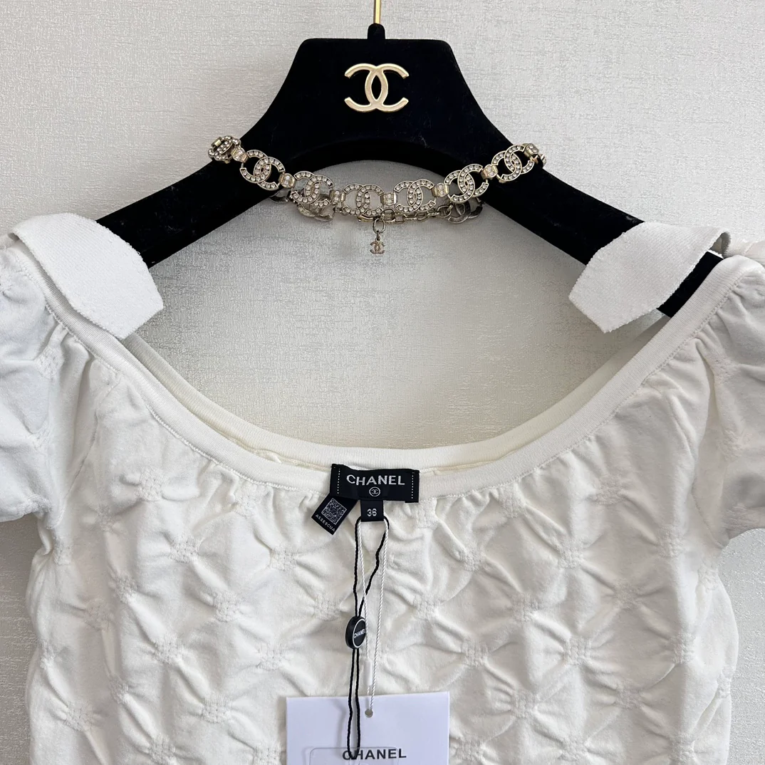 Вязаный топ Chanel 2403 с открытыми плечами - белый