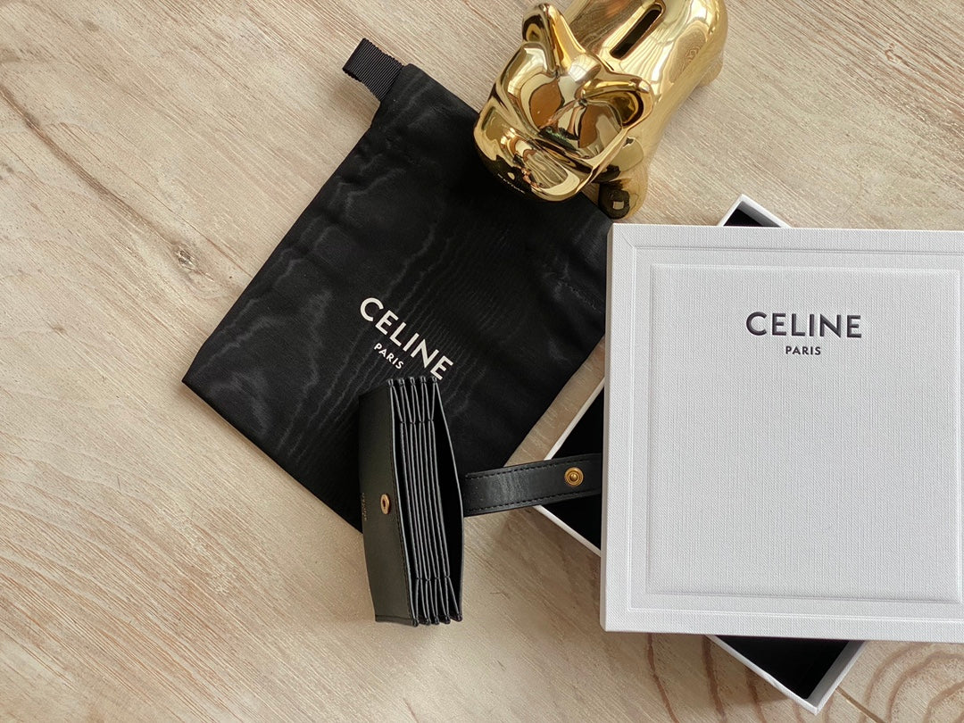 Celine 粒面牛皮风琴卡包