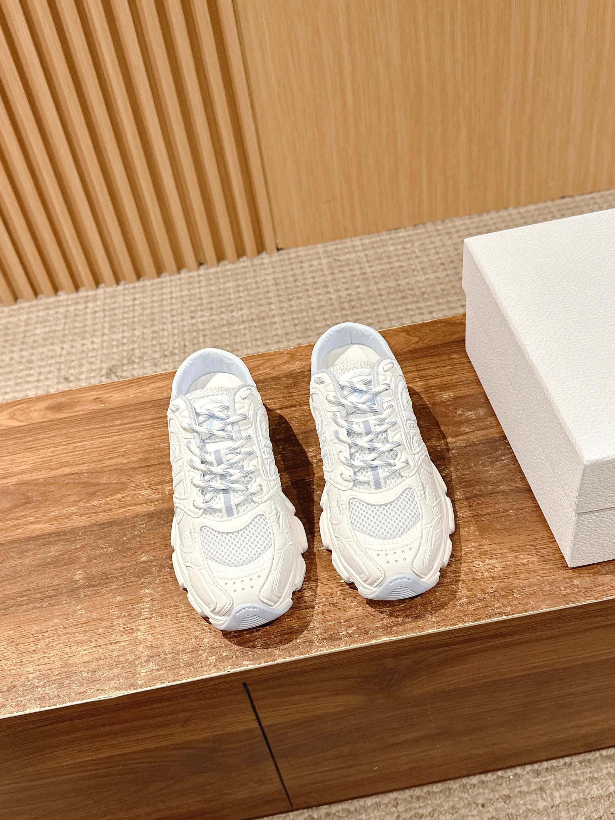 Новые повседневные массивные туфли/тапочки Dior Chrono - белые - 1