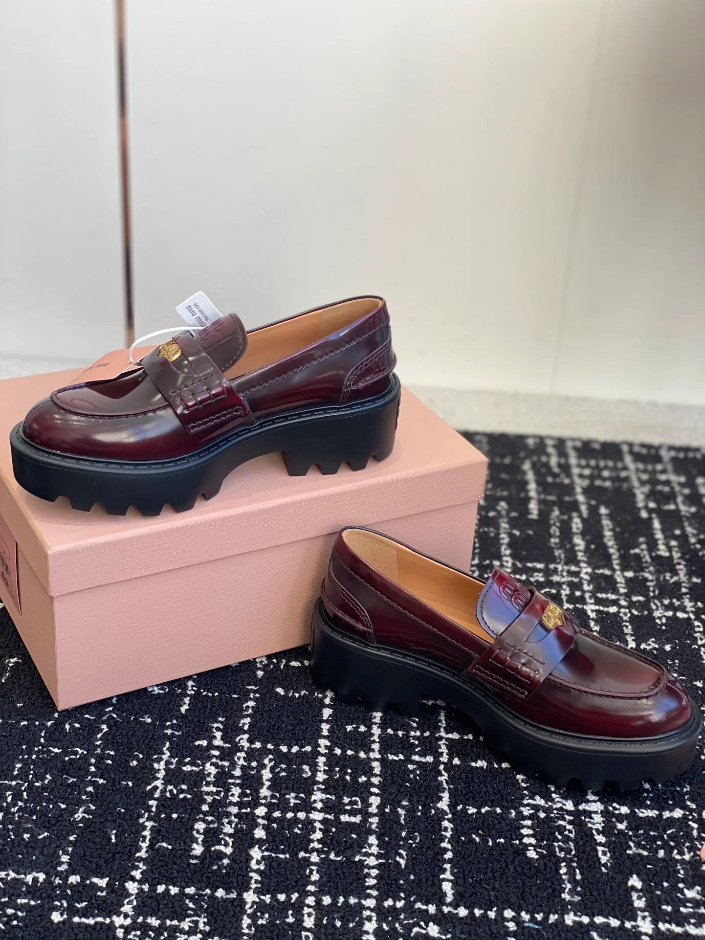 Лоферы Miu Miu 2024 - бордовые