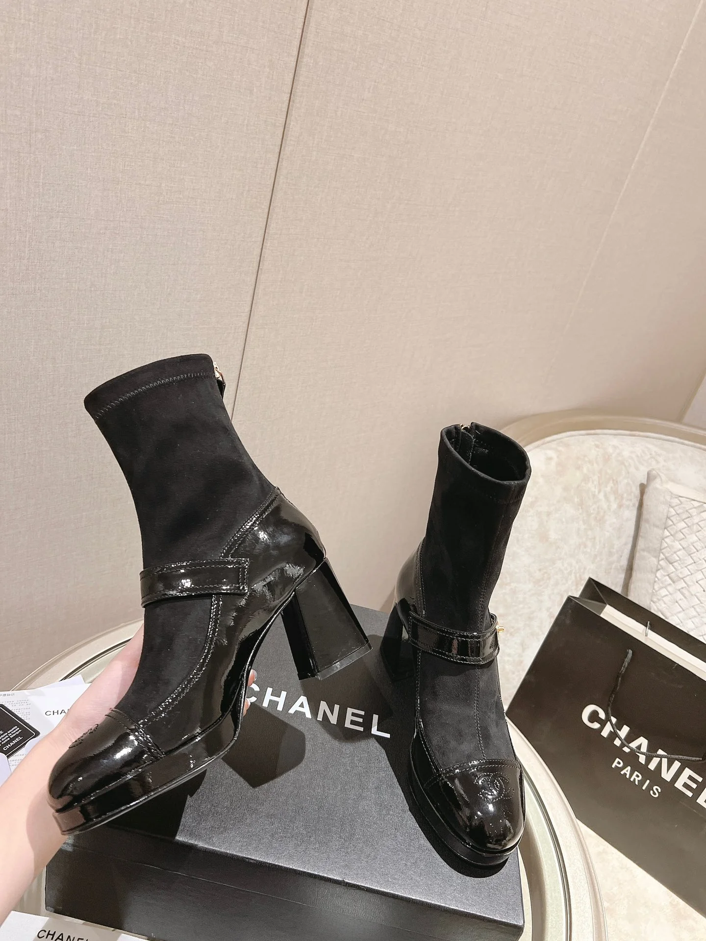 Унисекс лоферы Chanel в стиле показа на парижском подиуме, черные.