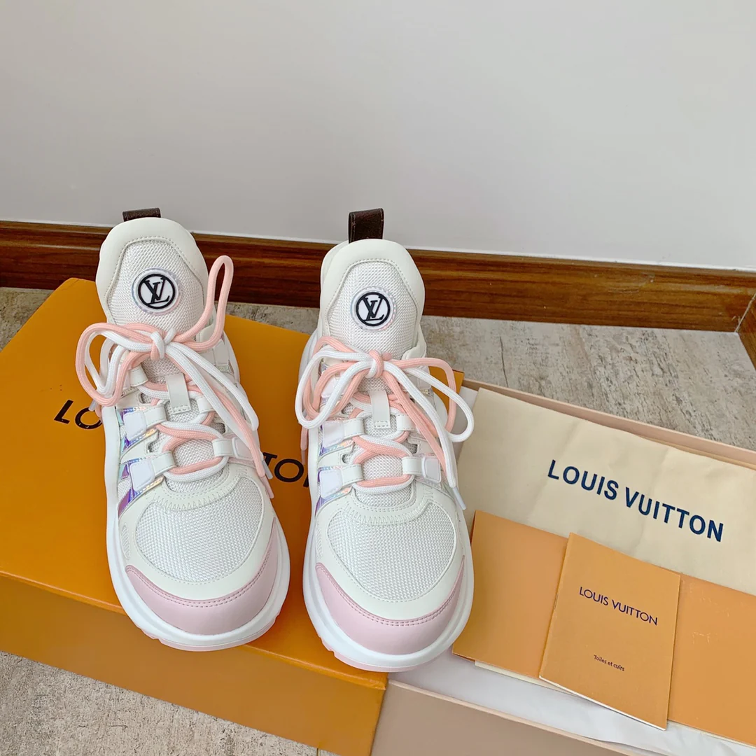 Серия LV-Archlight - Новые кроссовки для папы - 1