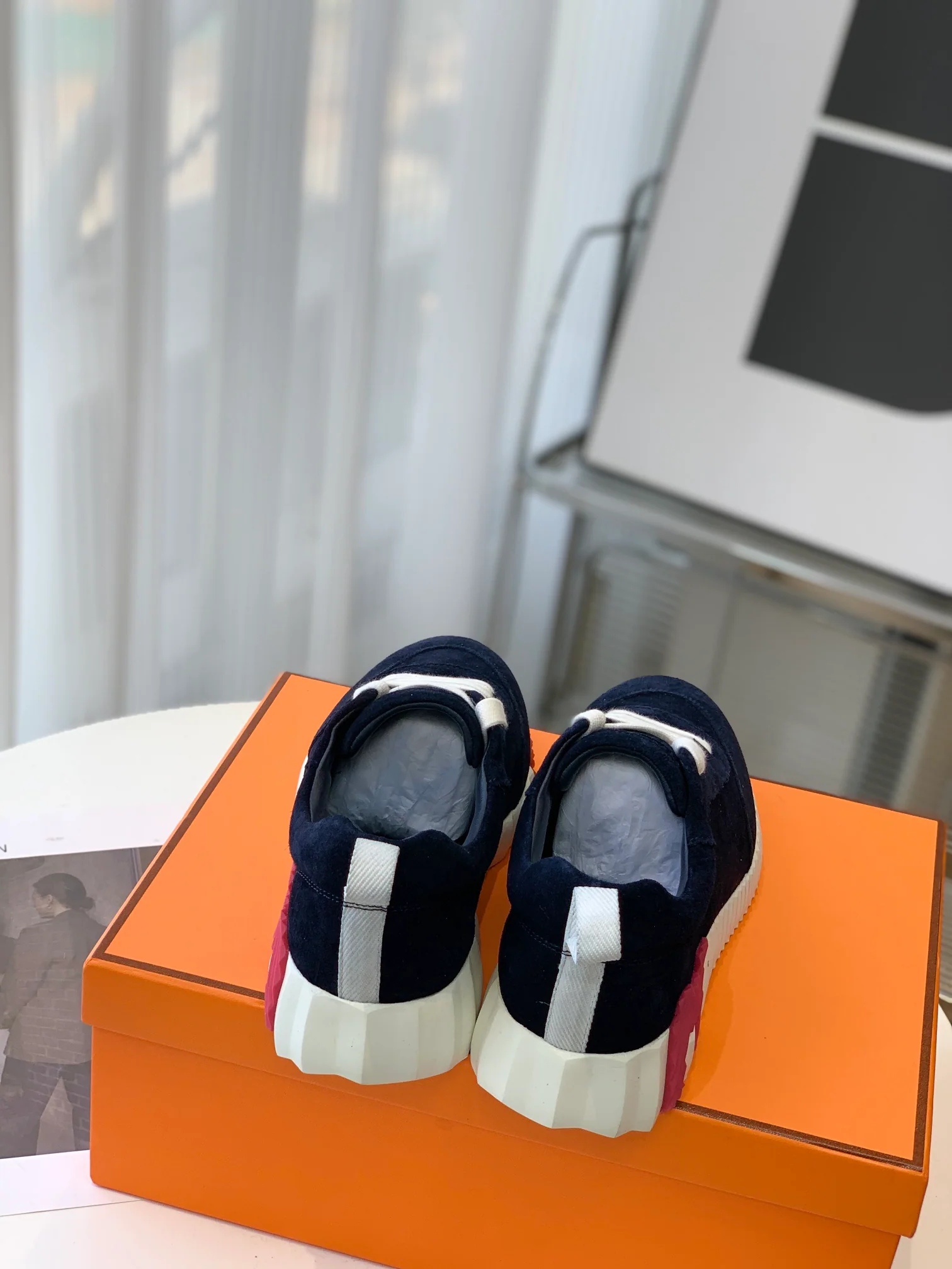 Новейшая модель Hermes 2023 года - кожаные кроссовки H-Leather - черные