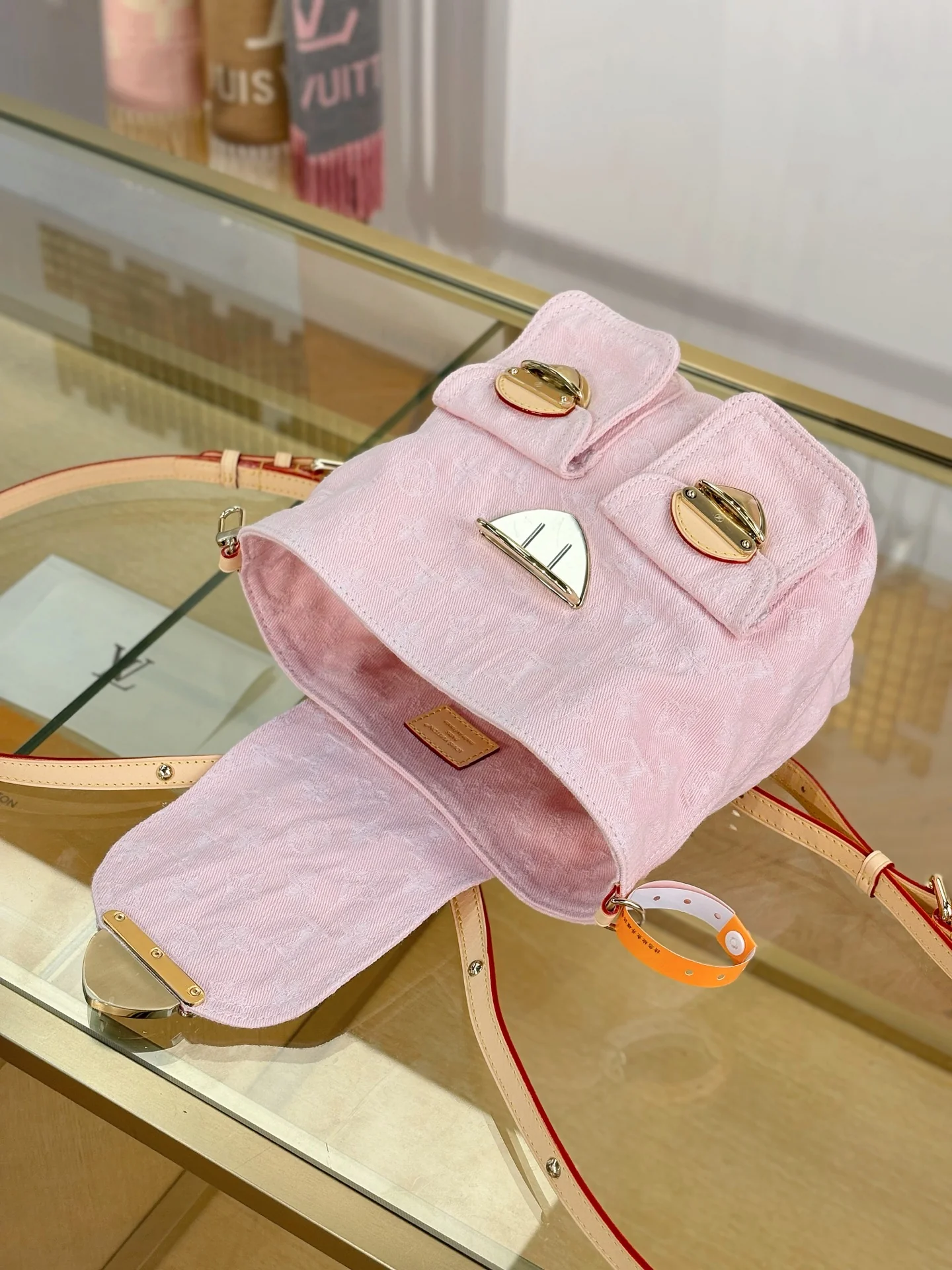 LV-m13031-venice shoulder bag-pink