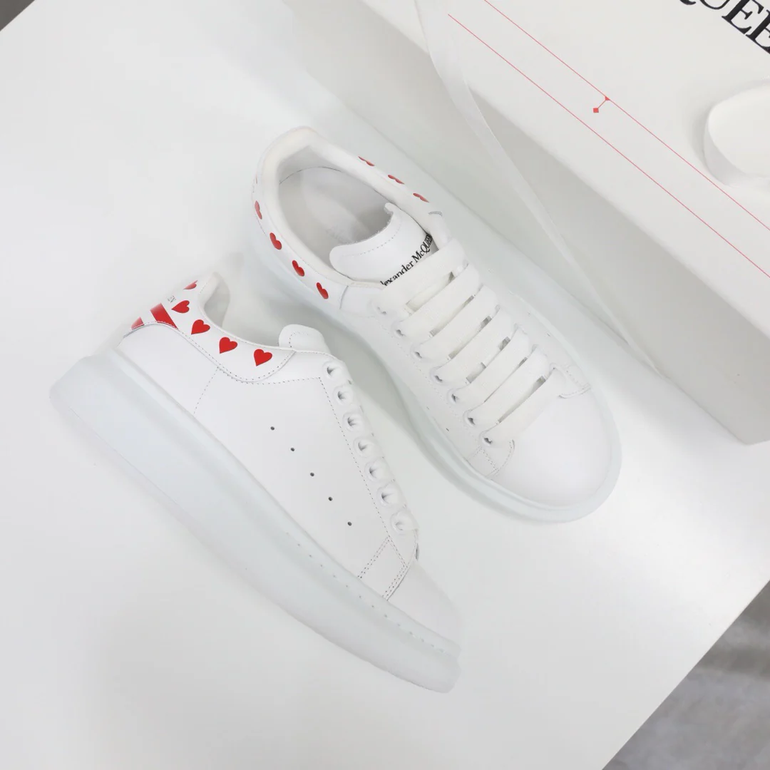 McQueen - Классические белые кроссовки - Красное сердце