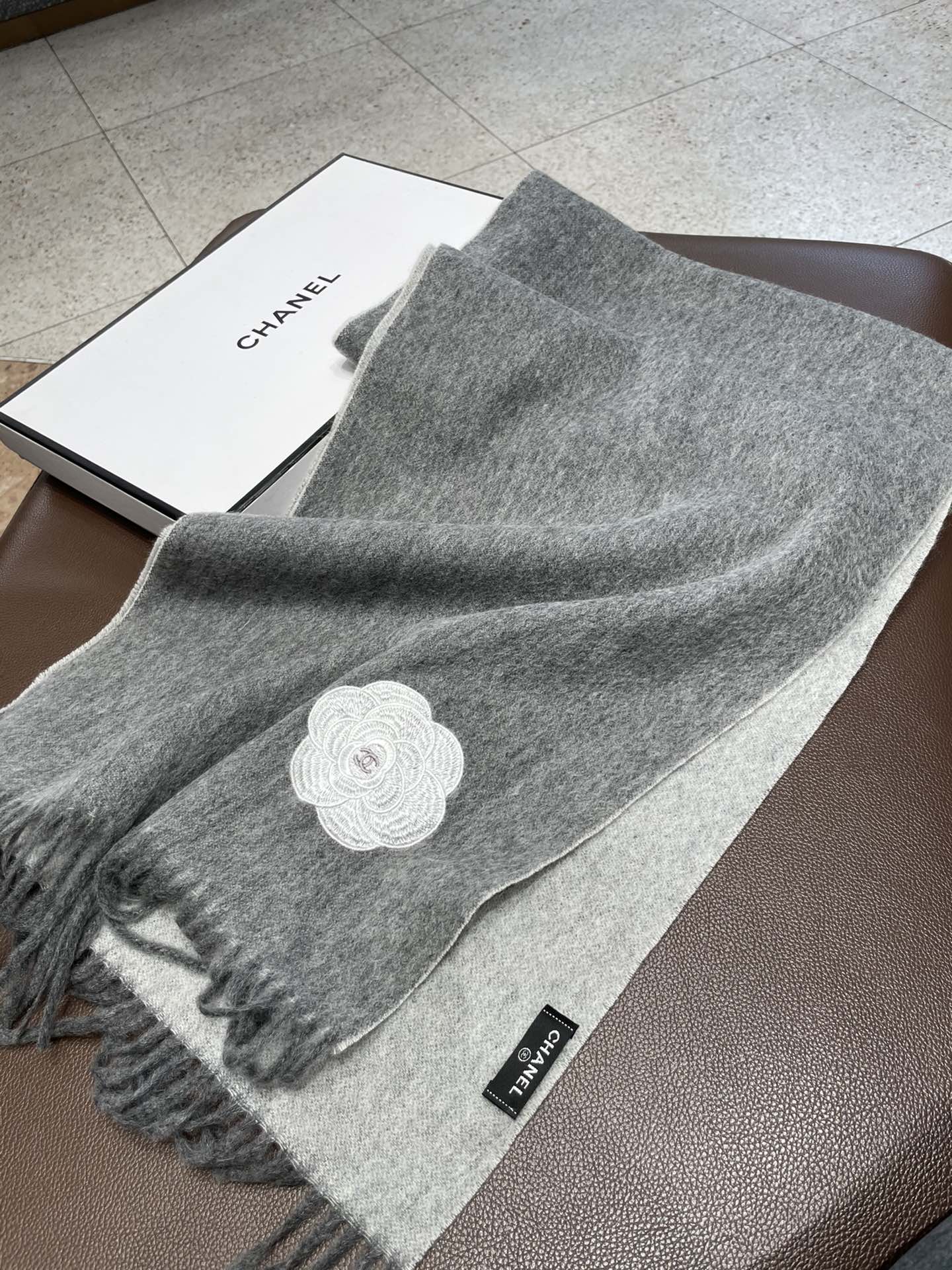 Chanel - Двойной кашемир - 210 см - 36 см - Серый