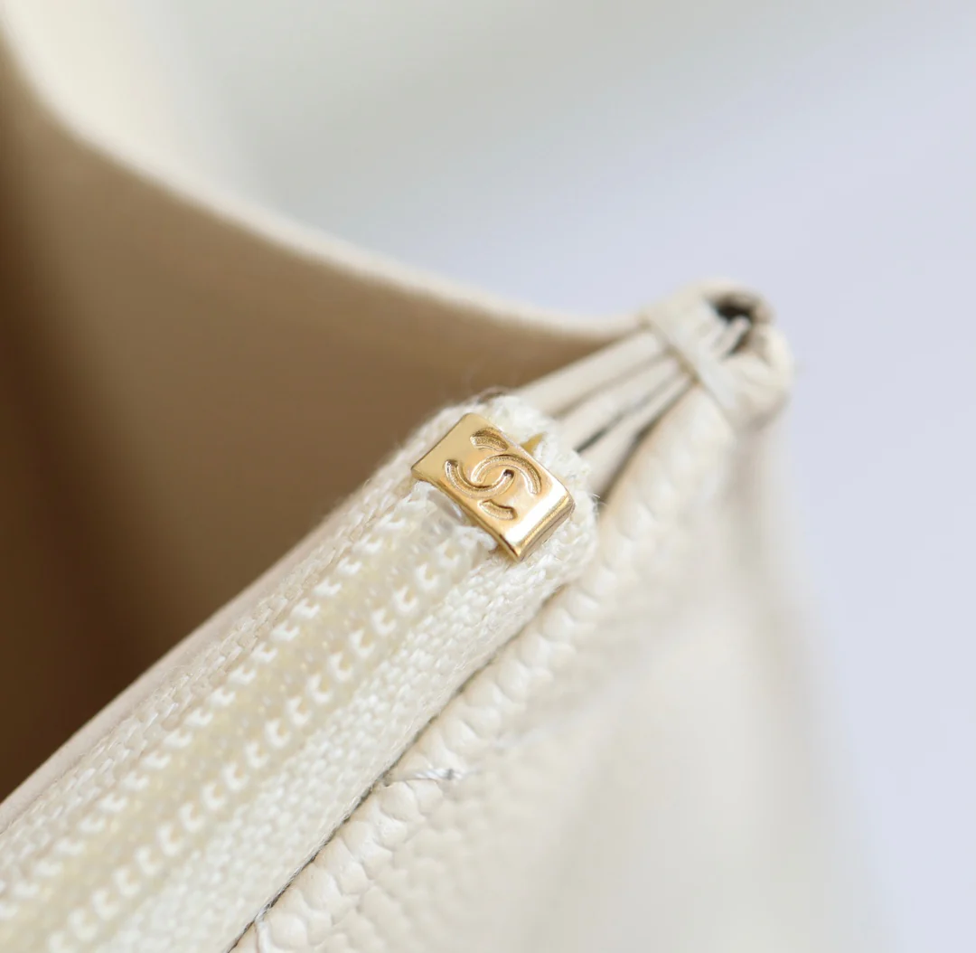 Рюкзак-мессенджер Chanel 25c - кремово-белый