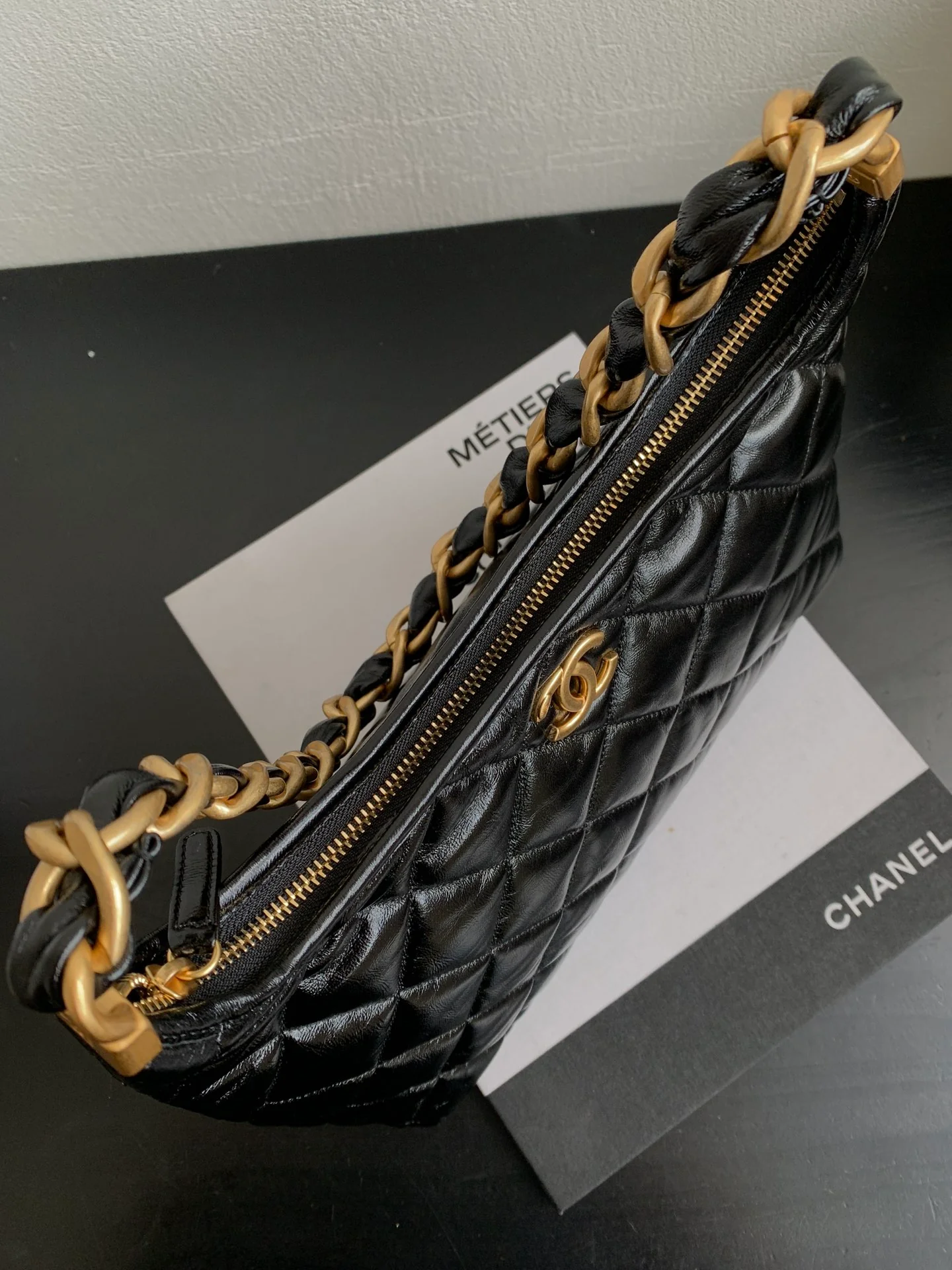 Сумка Chanel Hobo Chunky Chain Shoulder Bag, большая, черная.