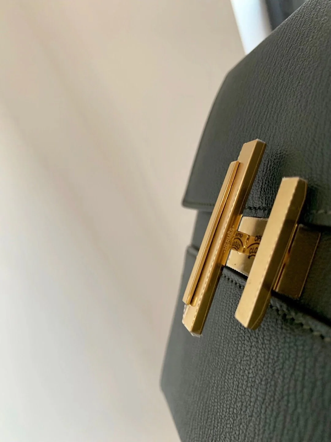 Hermes Cinhetic 24 Chevre - Сосново-зеленый - Светло-золотистая пряжка