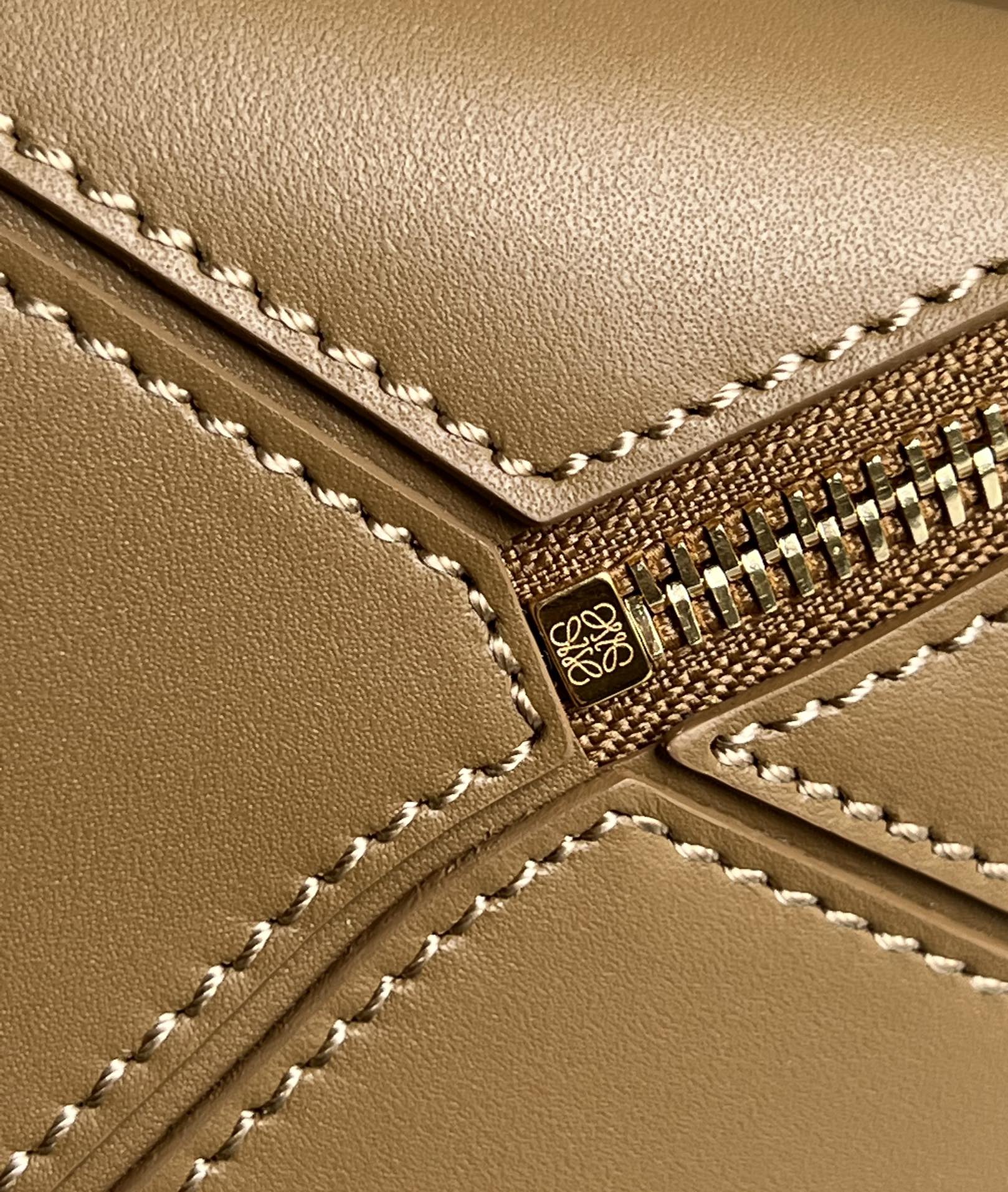 Кожаная сумка через плечо Loewe Puzzle - коричневый дуб