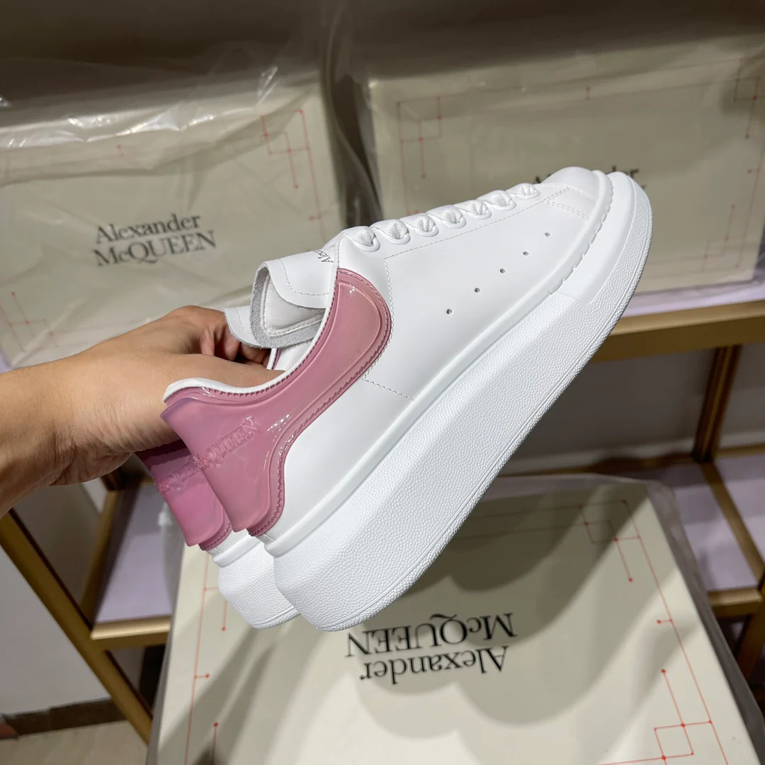 Классические белые кроссовки McQueen - унисекс - фиолетовый каблук - премиум-версия