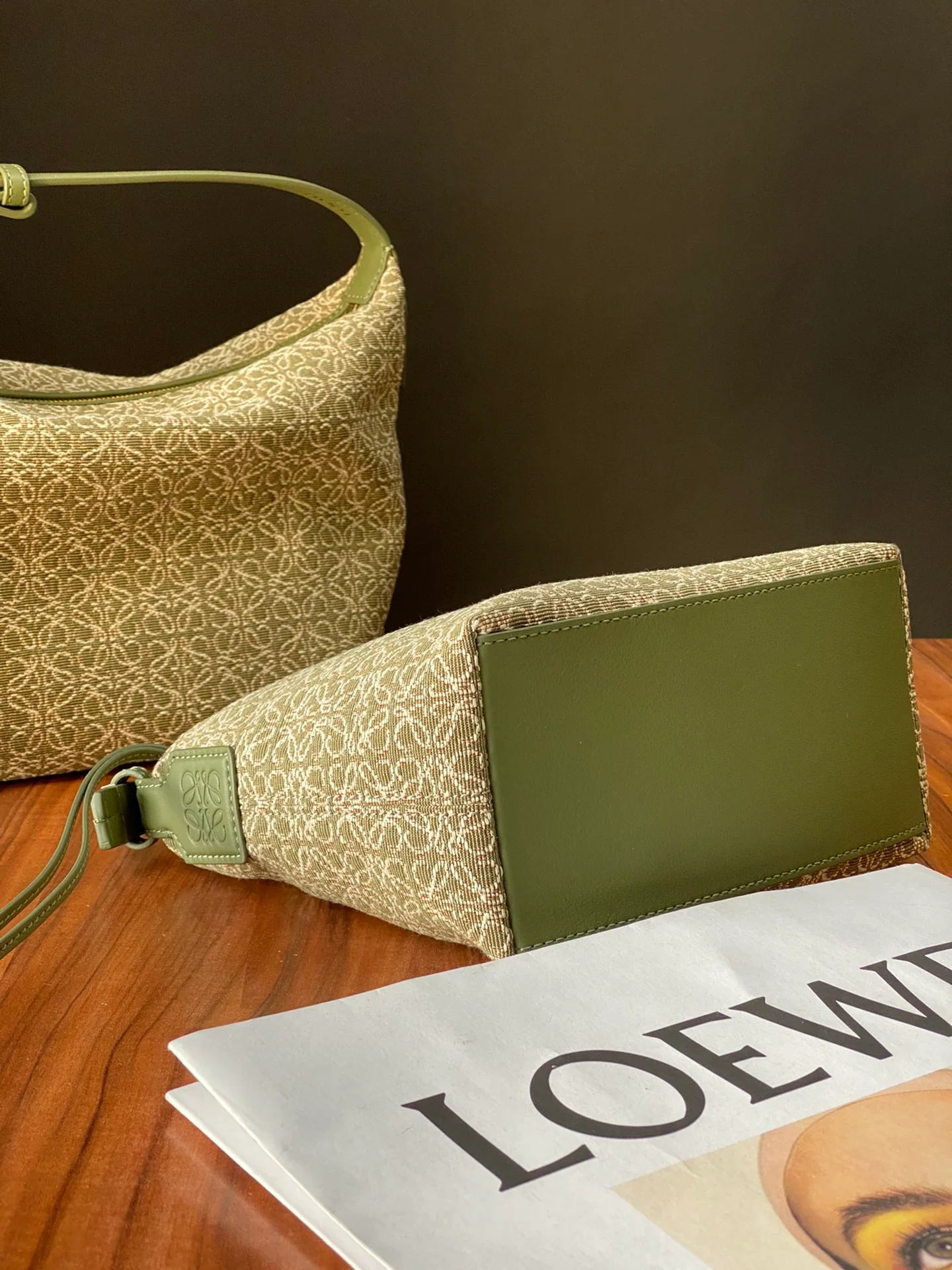 Ланч-бокс Loewe Cubi, маленький, из белой ткани с вышивкой, 1 шт.