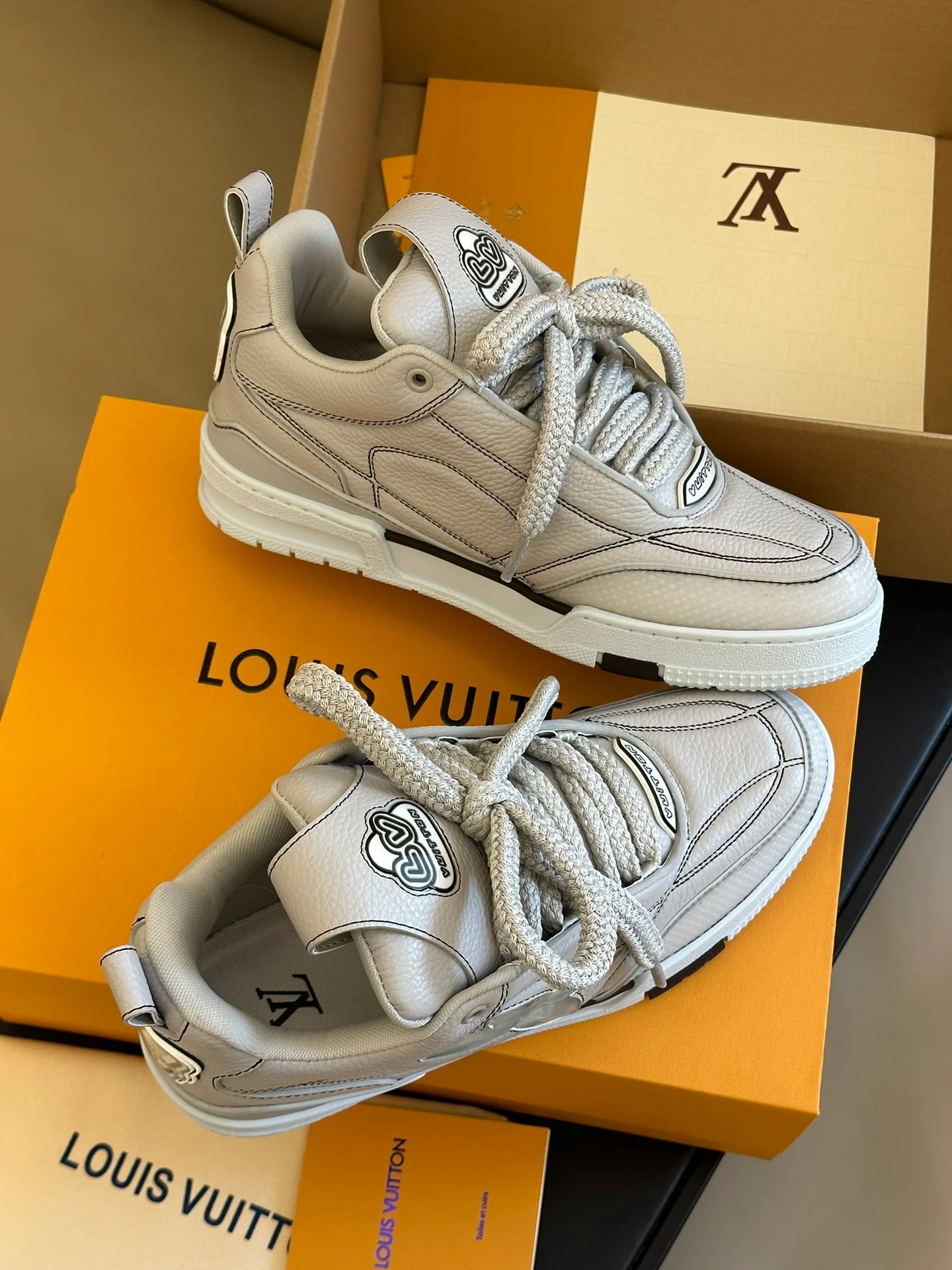 Новинка LV 2023 - Кроссовки - Серебристо-серые