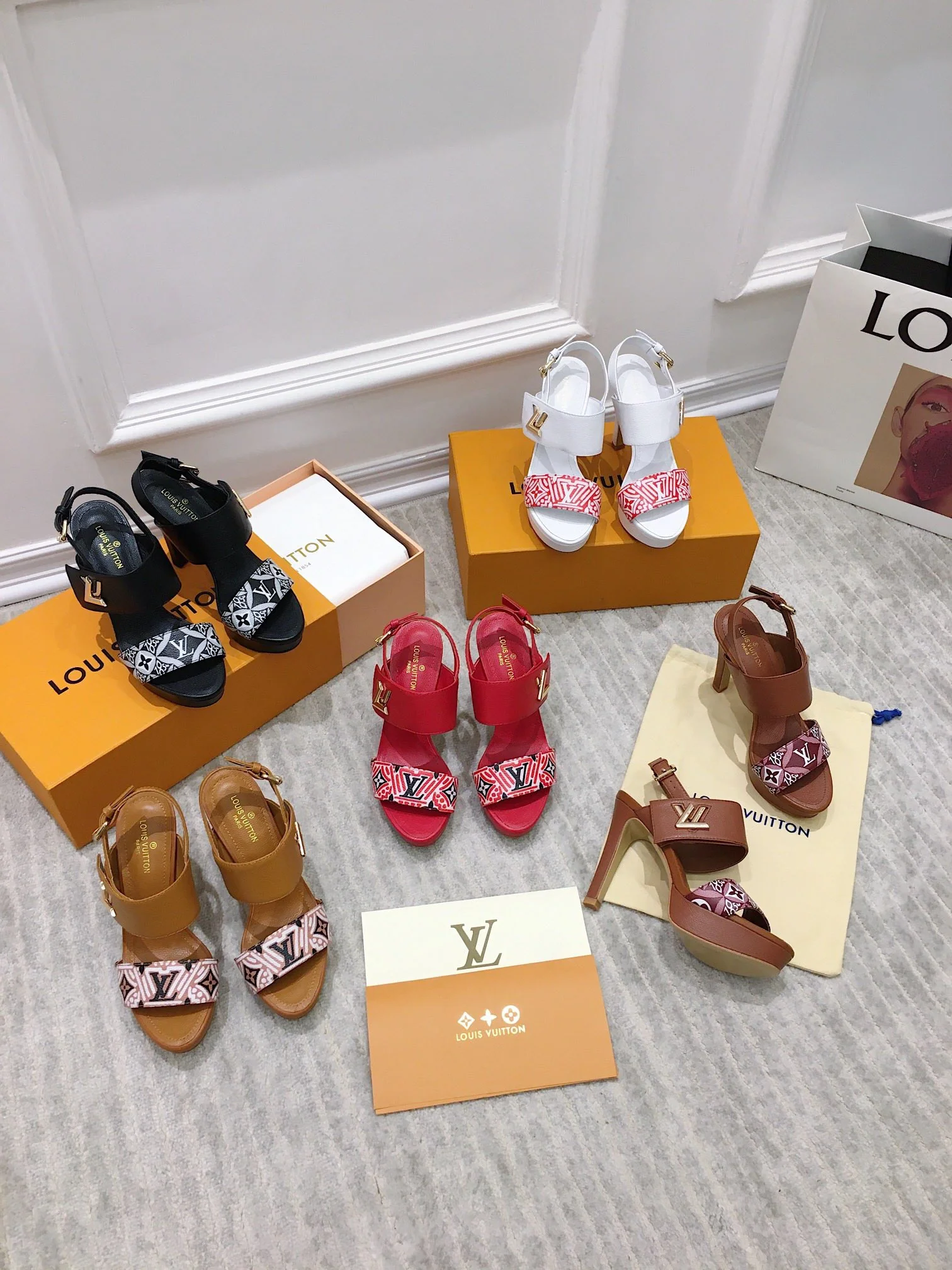 Туфли-лодочки на платформе LV - изображение из коллекции