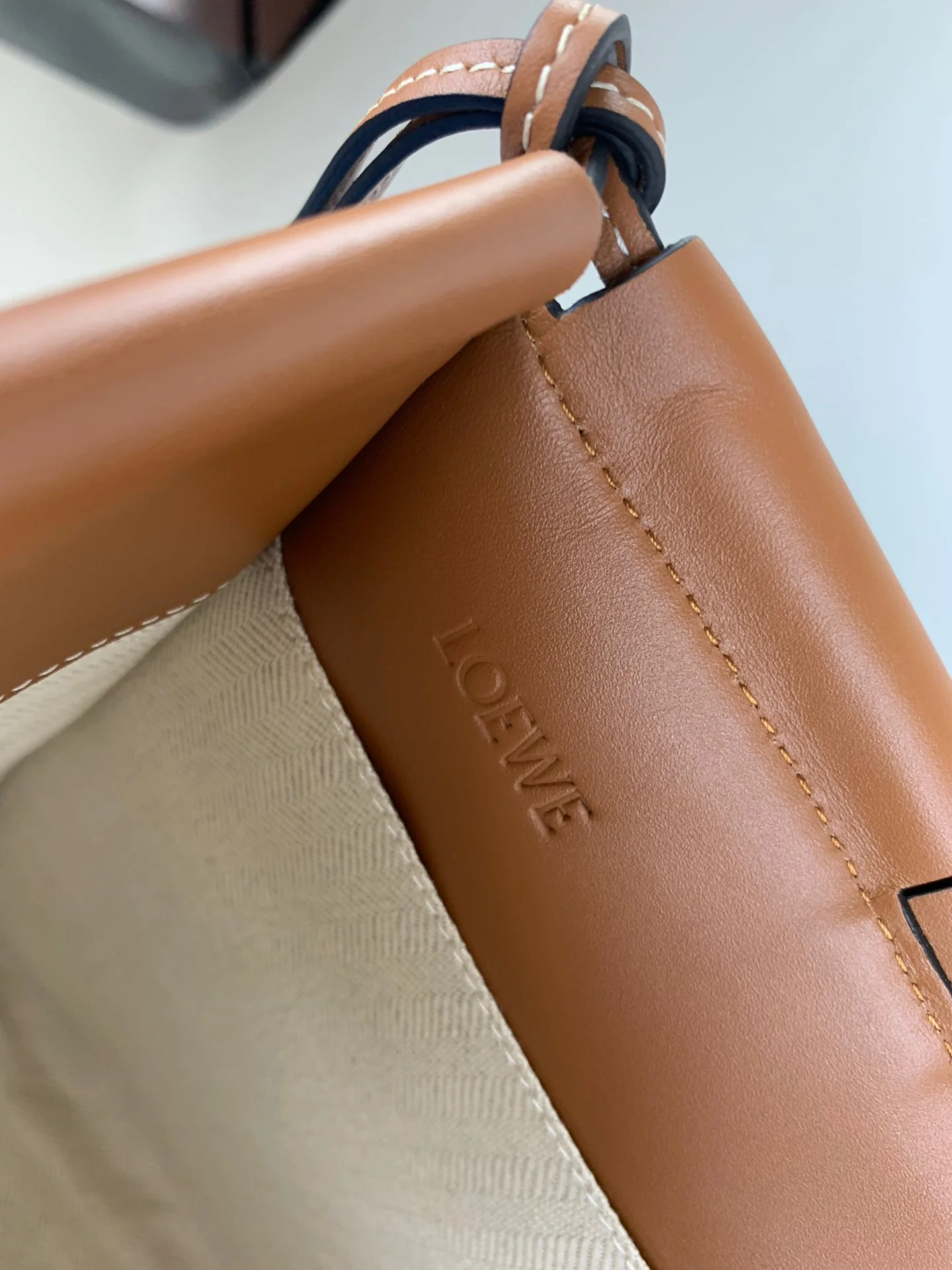 Сумка-тоут Loewe с подушкой, сине-коричневая кожа