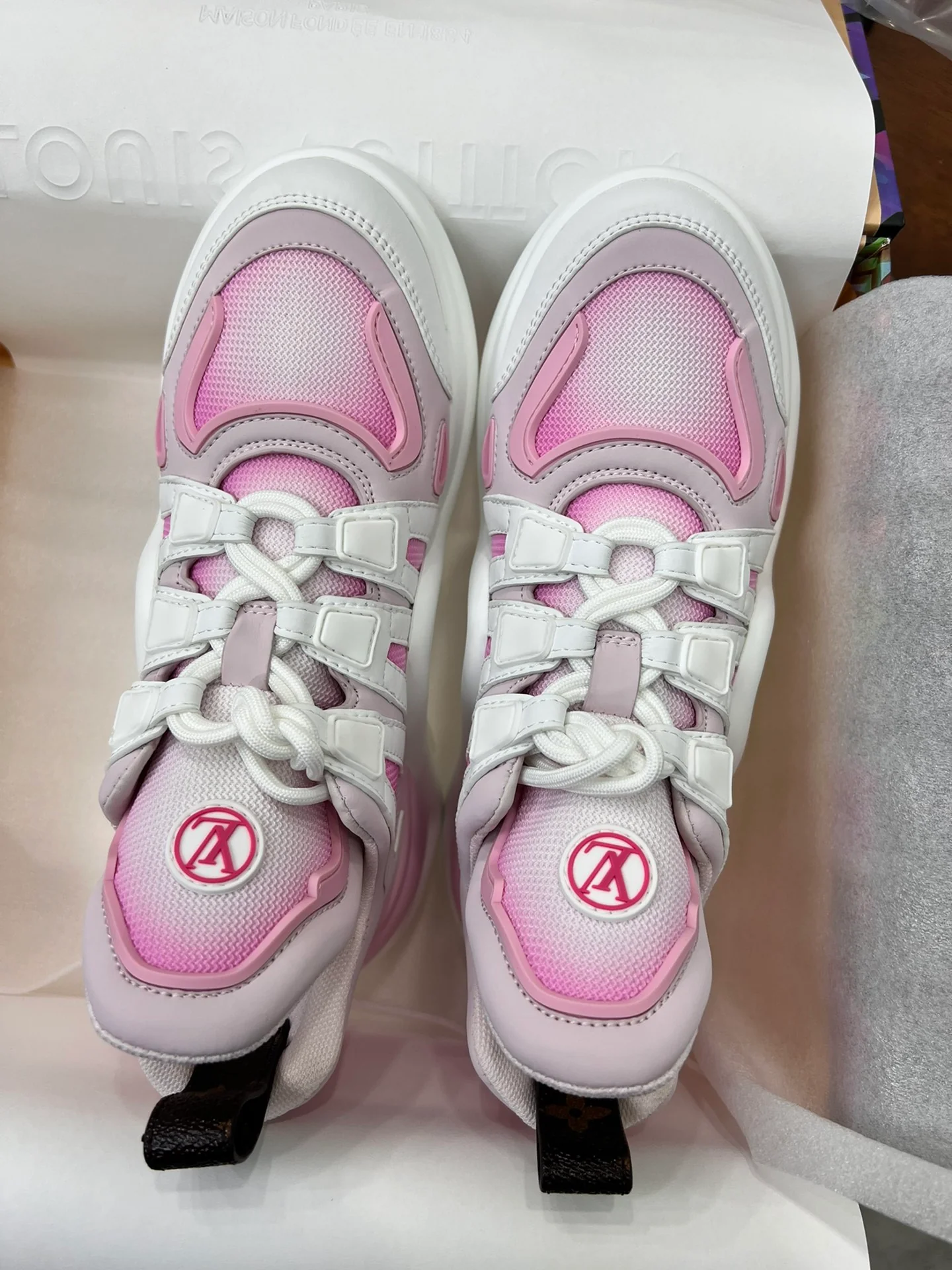 Серия LV-Archlight - Новые кроссовки для папы