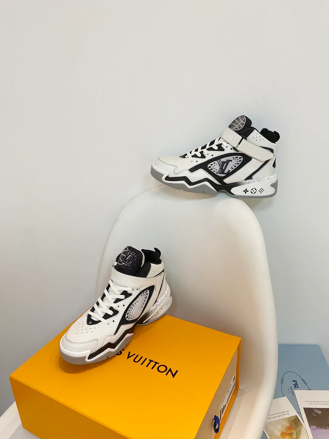 Баскетбольные кроссовки LV-trainer2 - белые