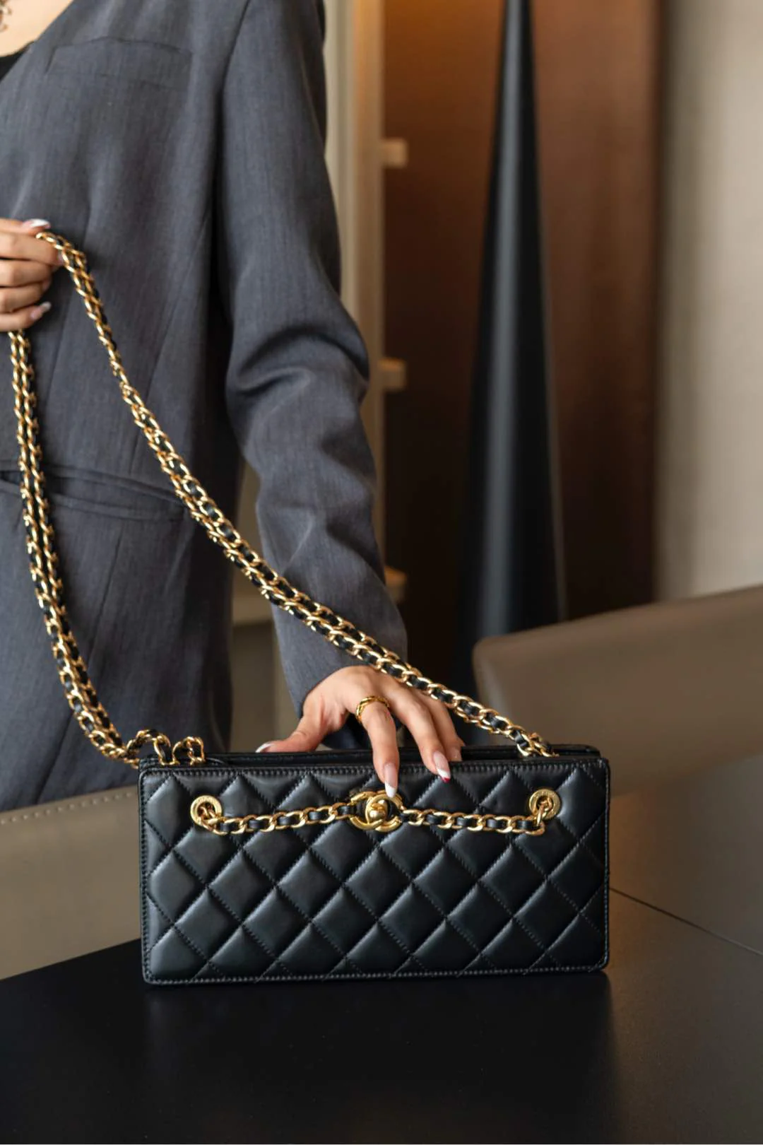 Сумка для ужина в стиле ретро с подиумом, 24 карата - черная.