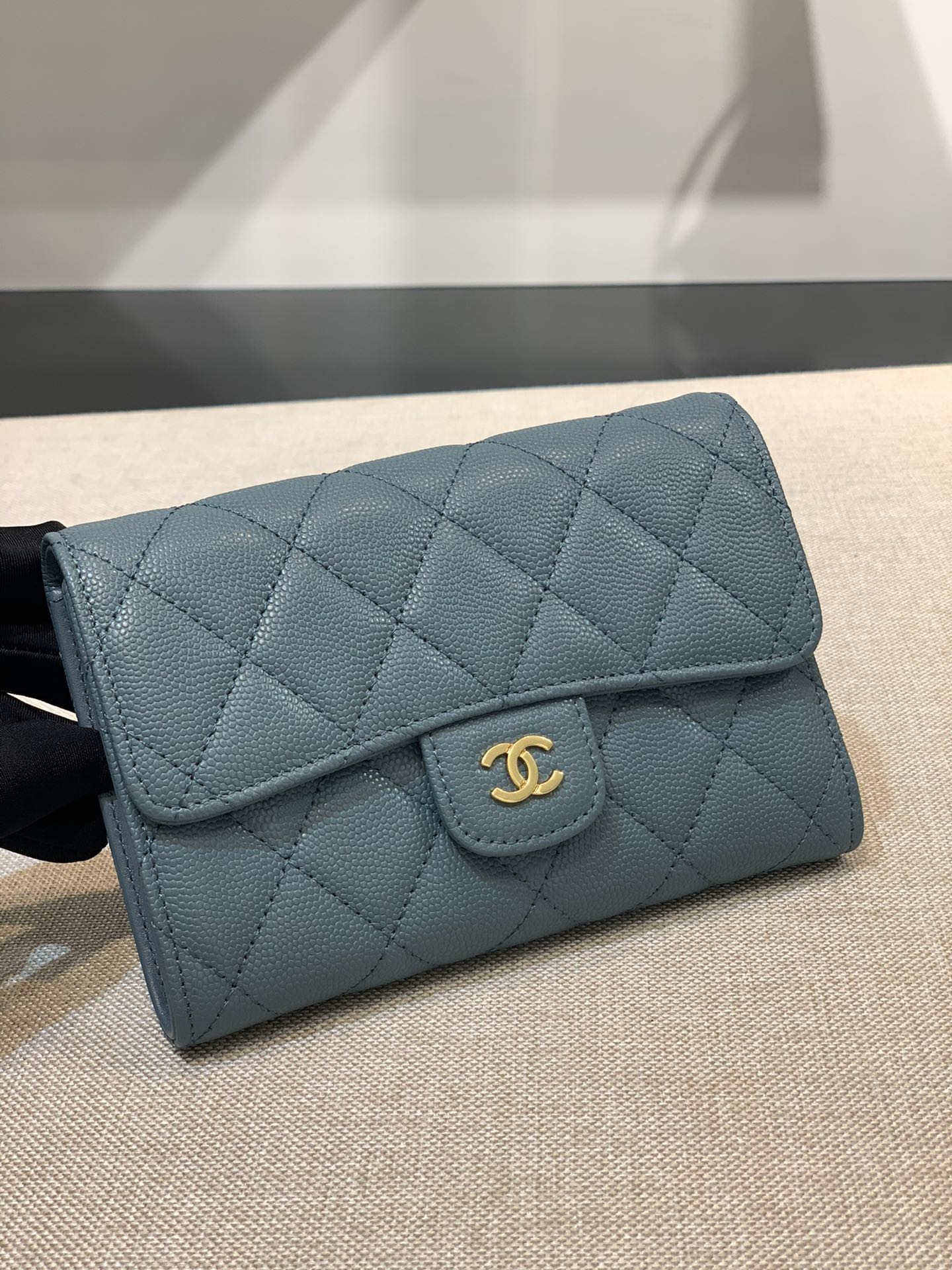 Chanel-经典CF 三折中夹 蓝色