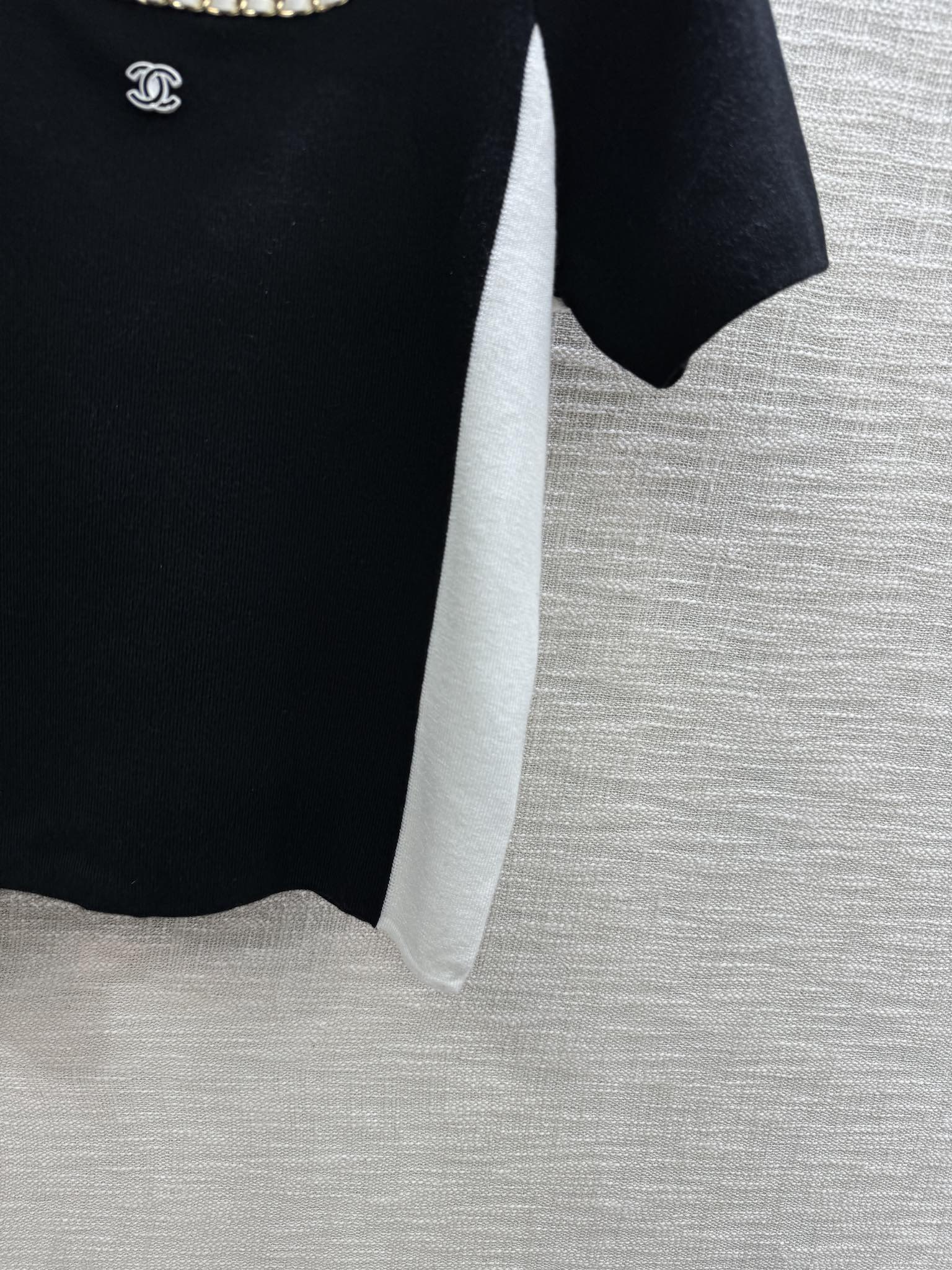 Chanel 2403 - Рубашка с короткими рукавами, связанная вручную, в виде цепочки - Черная