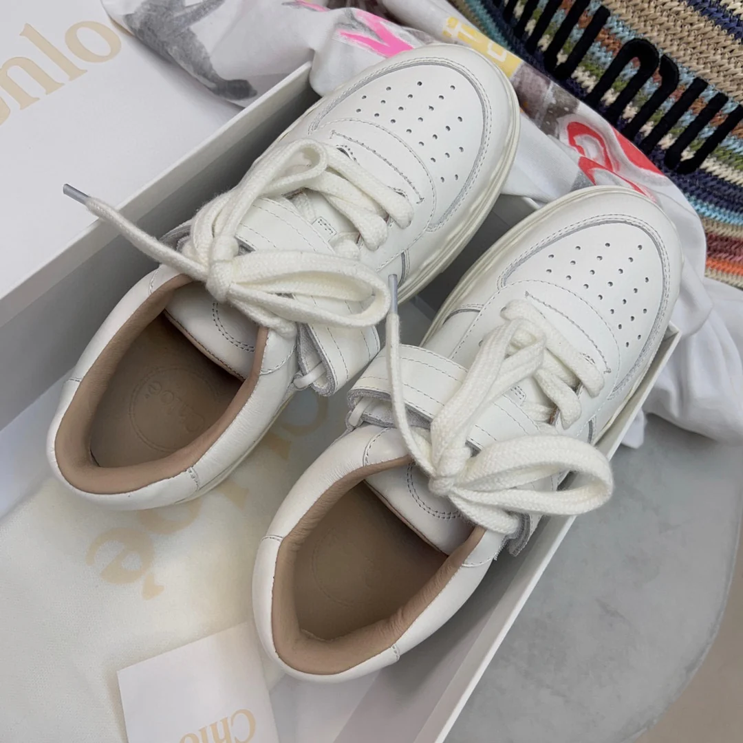 Спортивные кроссовки Chloe-Lauren серии Velcro - белые.