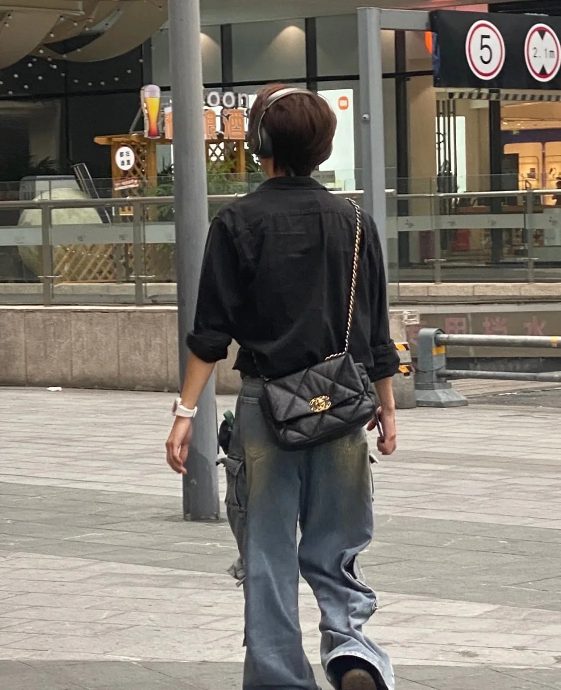 Маленькая сумочка Chanel 19bag - черная