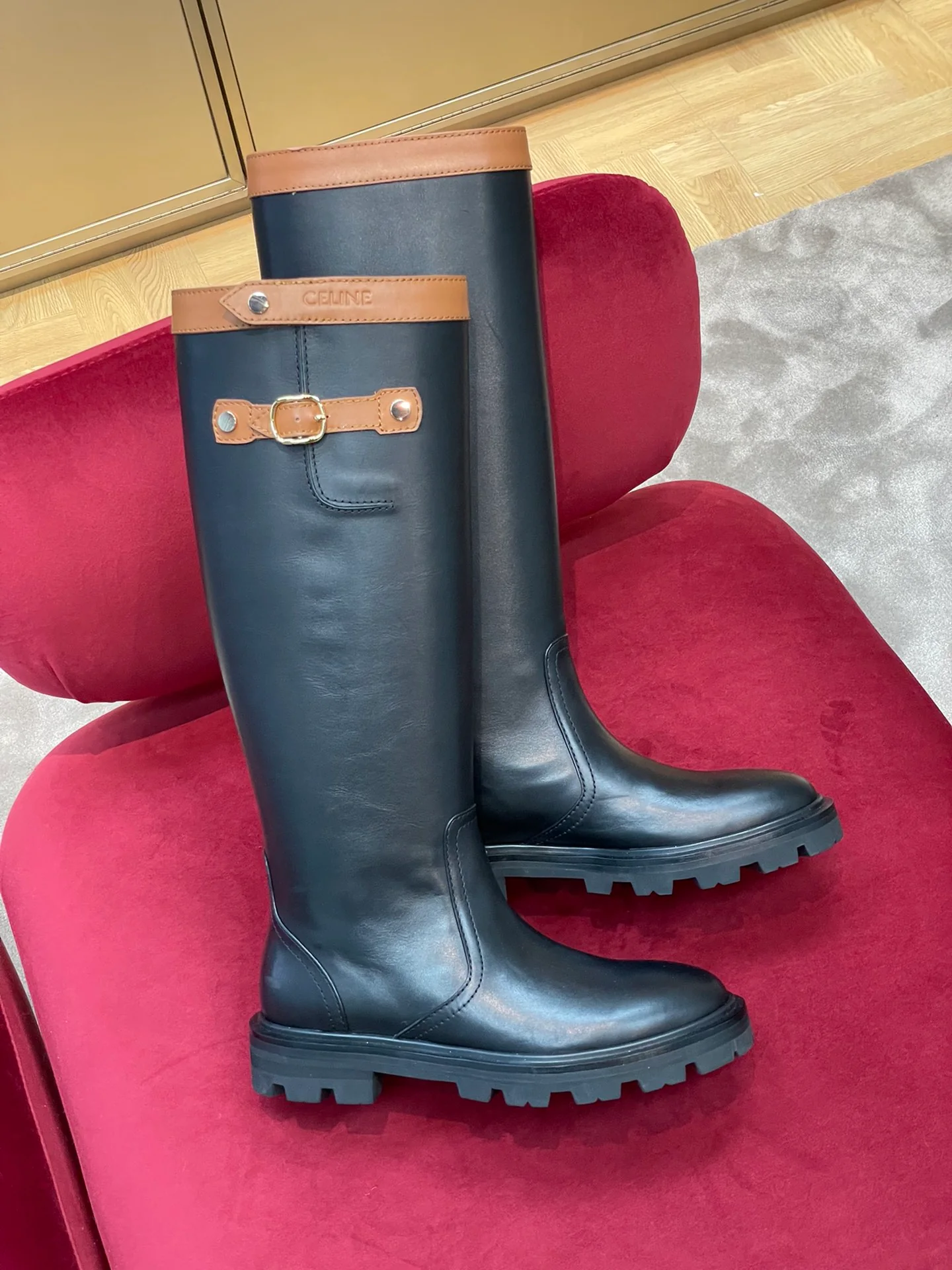 Celine - Новинка сезона осень/зима 2022 - Ботинки на платформе - 1