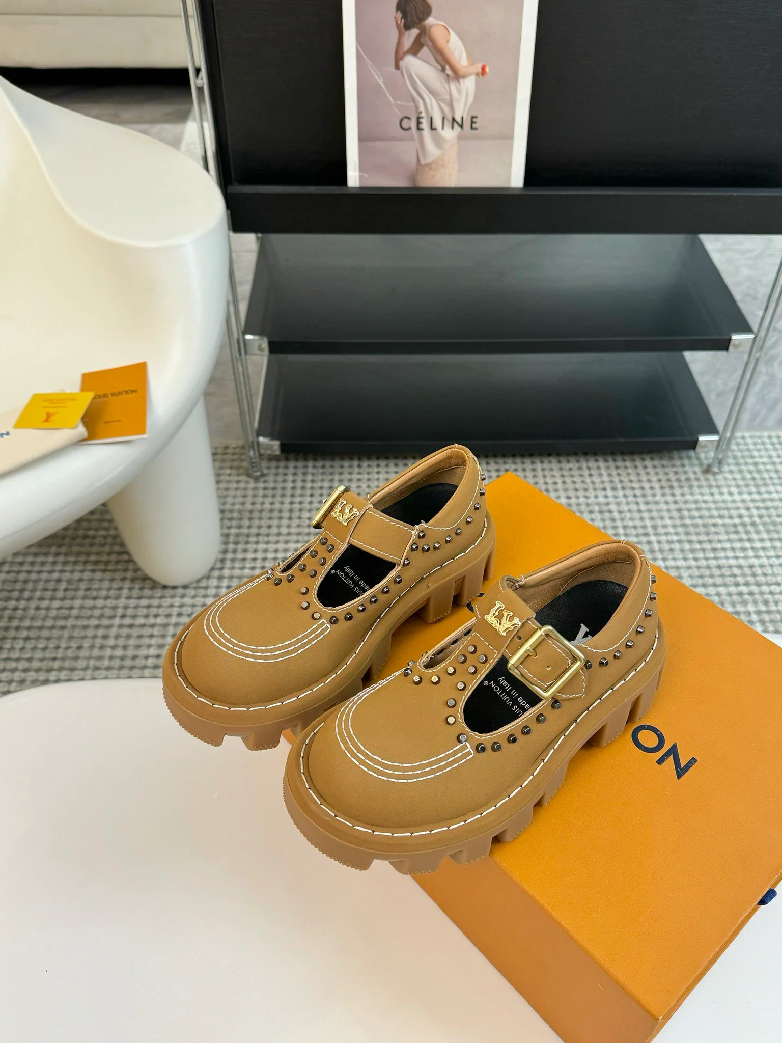 Кожаные туфли на платформе LV-2024 - кофейного цвета.