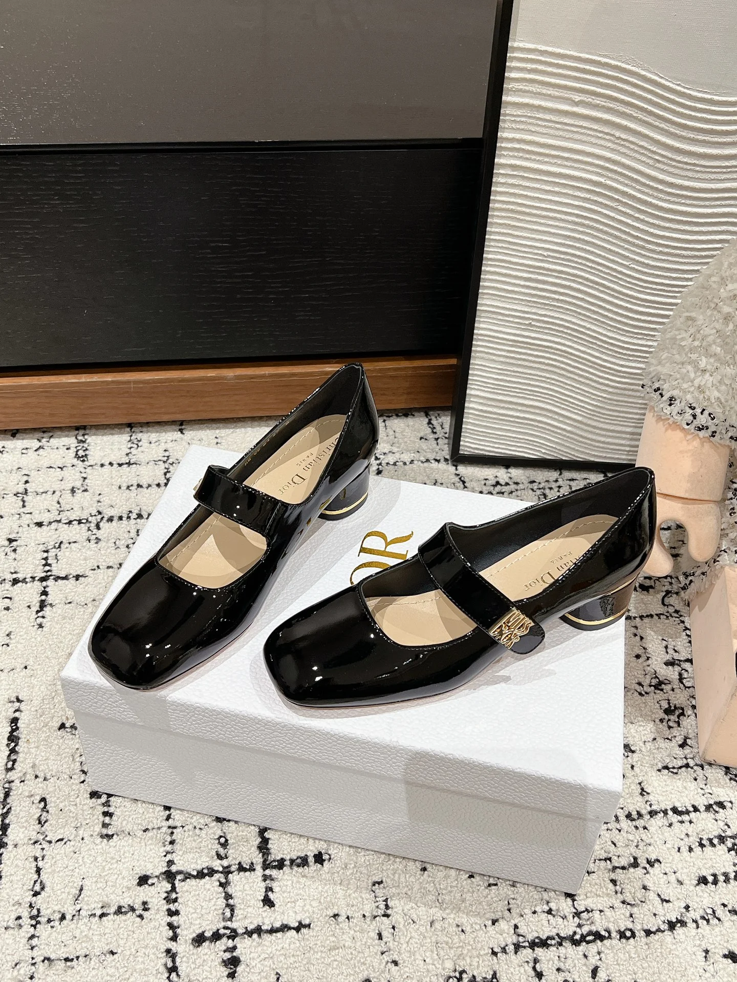 Туфли на низком каблуке Dior Mary Jane 2024 — черные