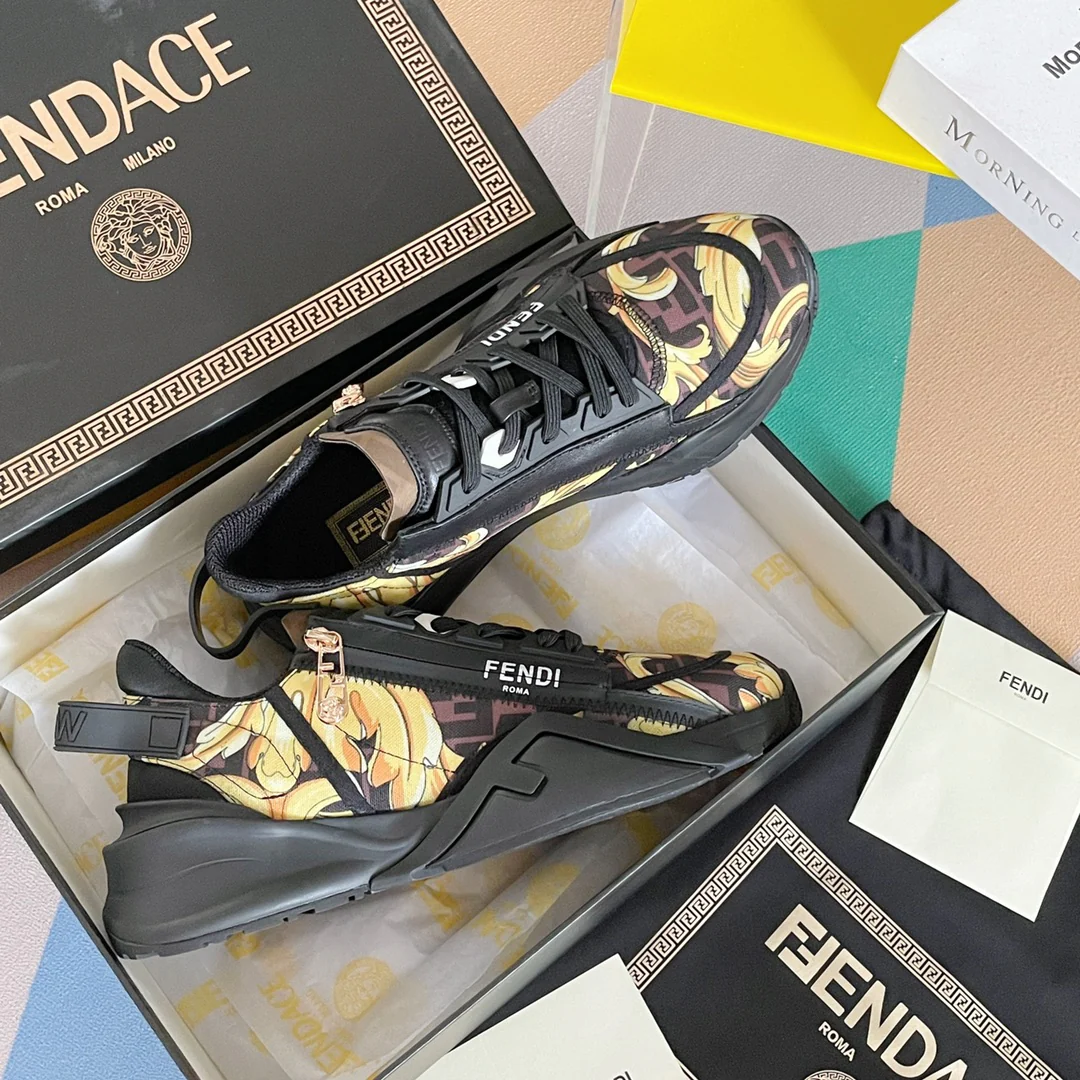 Fendi - Кроссовки и повседневная одежда - Модель сотрудничества