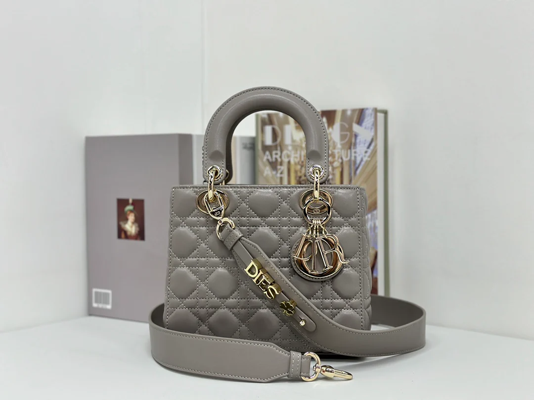 Коллекция Dior Lady - Кожа ягненка - Дымчато-серый