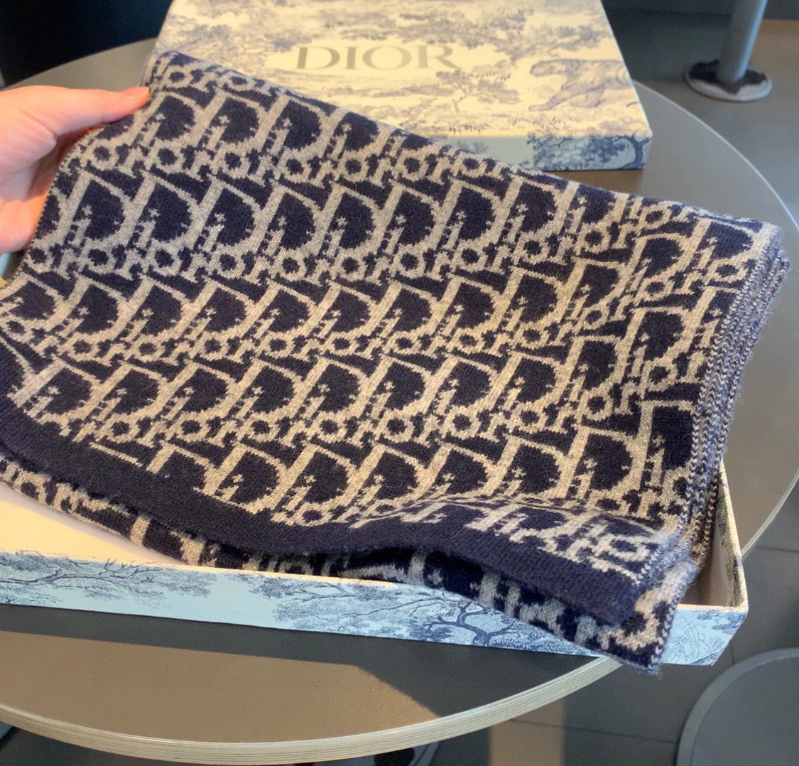 Шарф Dior с монограммой — кашемир и шерсть.