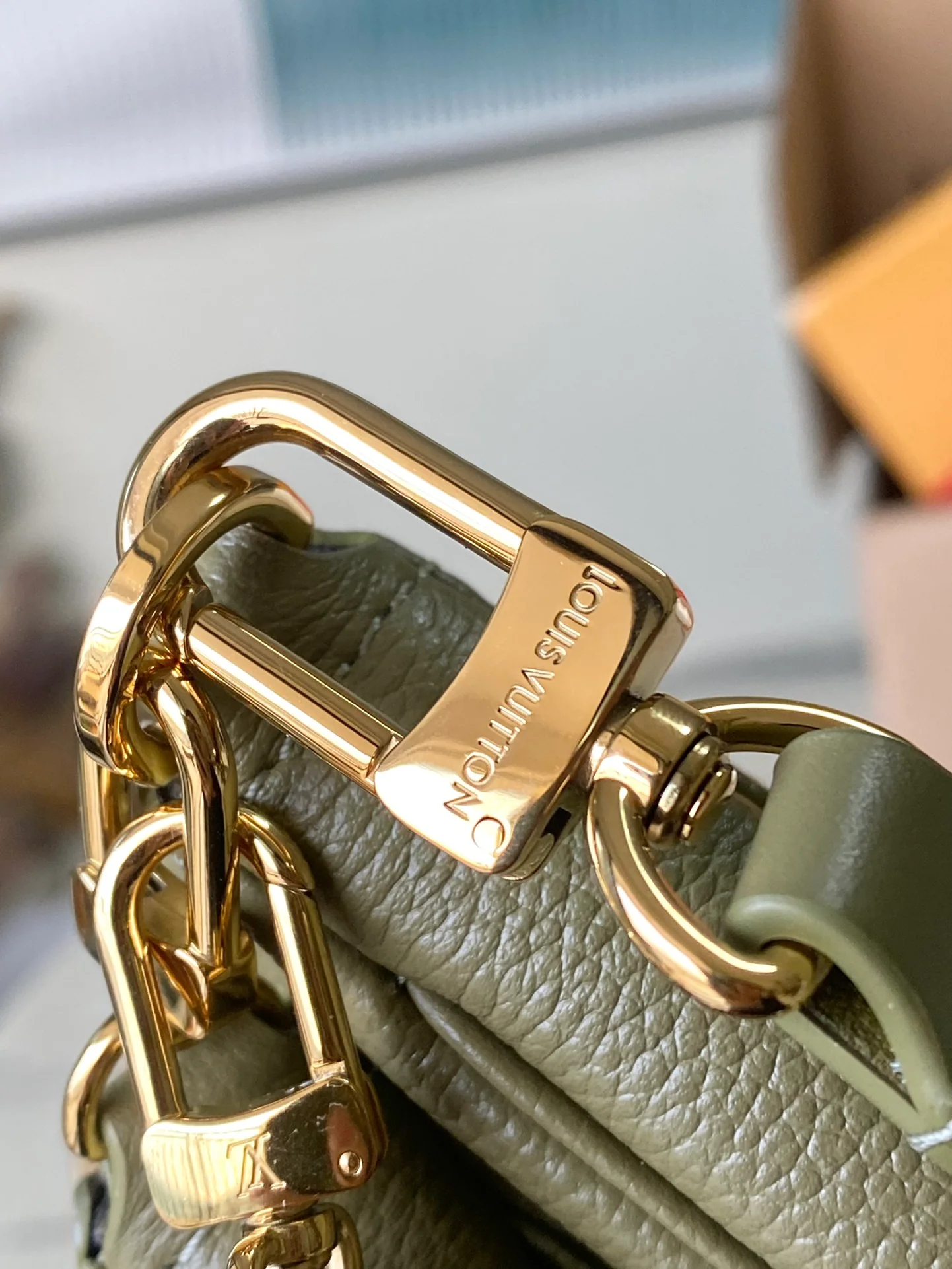 m22670-LV-multi-pochette-accessoires-shoulder bag-crossbody bag-khaki green