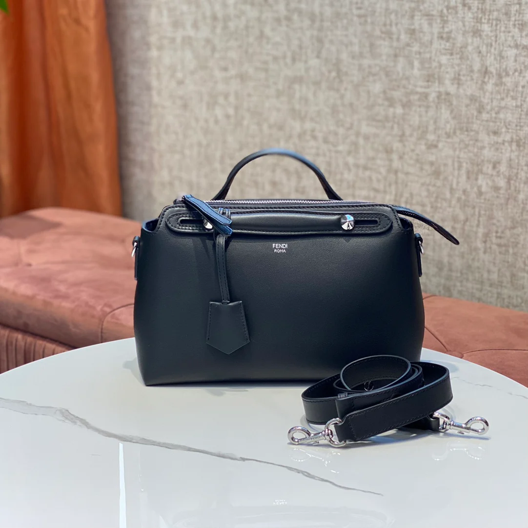 Сумка Fendi by the Way Boston - черная